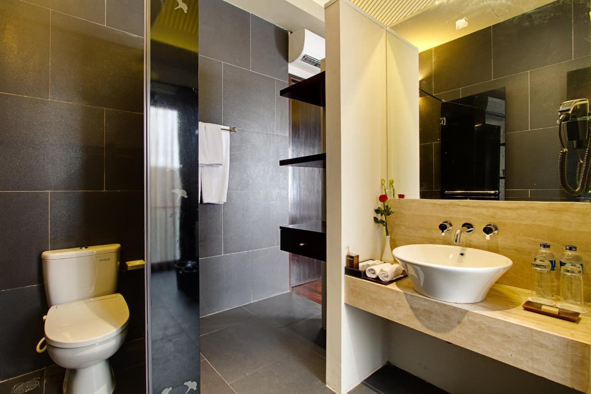 18 Suite Villa Kuta photo 4