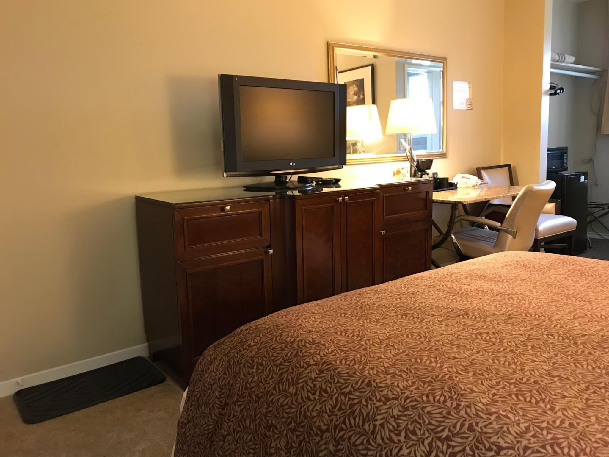 Cardinal Court Motel photo 2