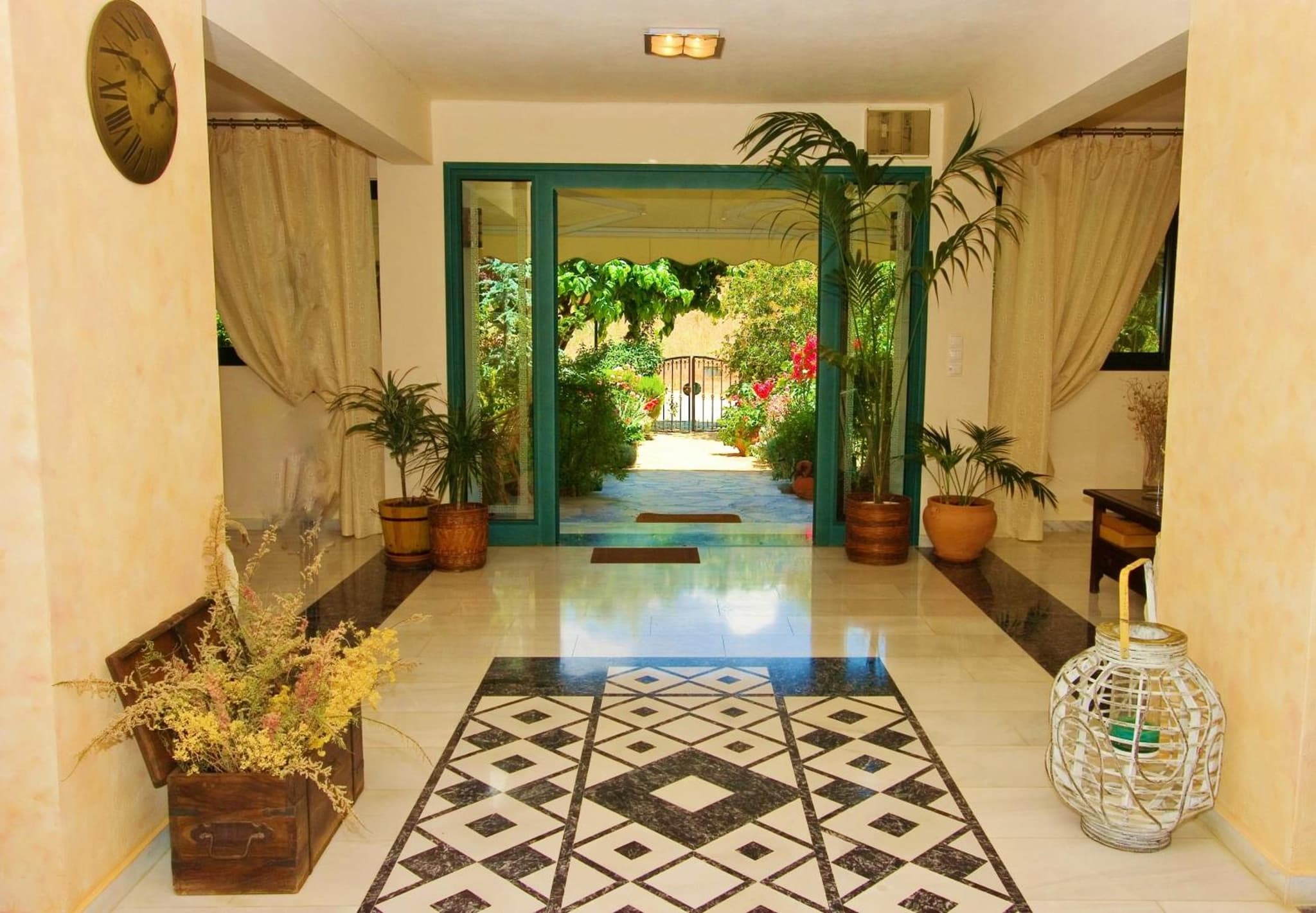 Sagini Hotel photo 7