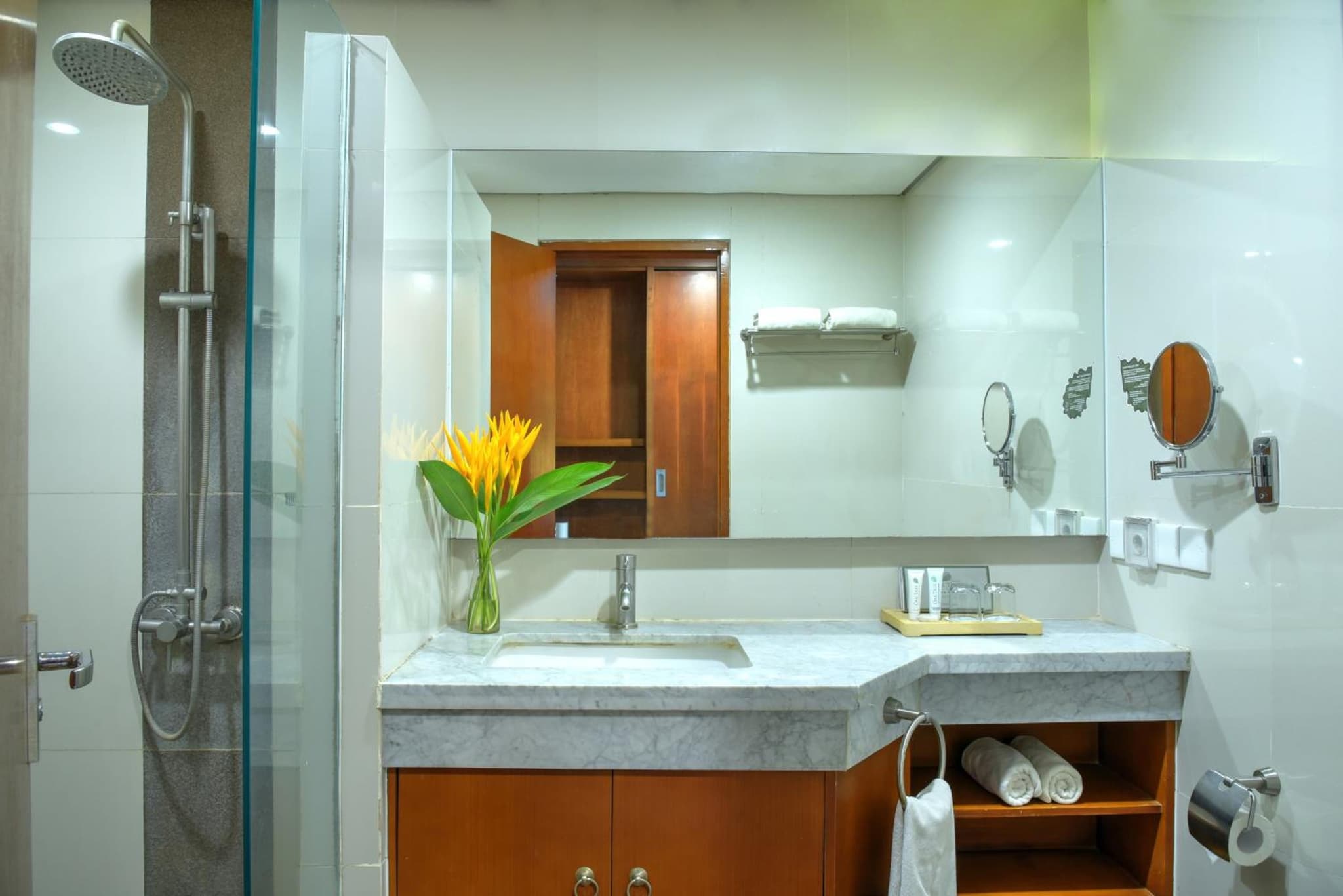 Oak Tree Emerald Hotel & Coventions Semarang photo 3