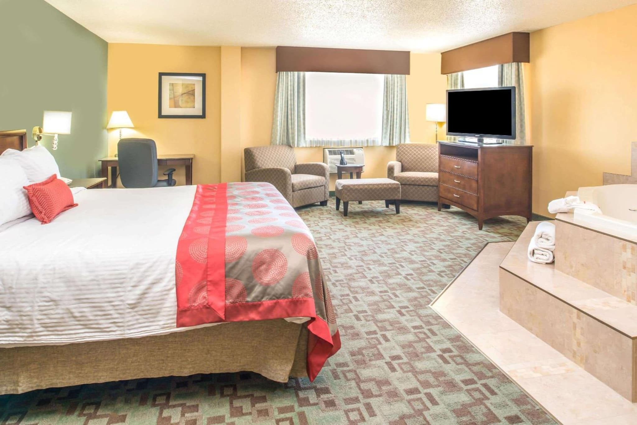 Ramada by Wyndham Saskatoon photo 7