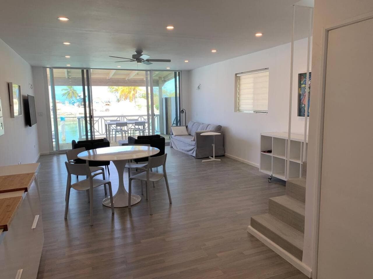 Luxury Waterfront Villa 431F Starlink Wifi