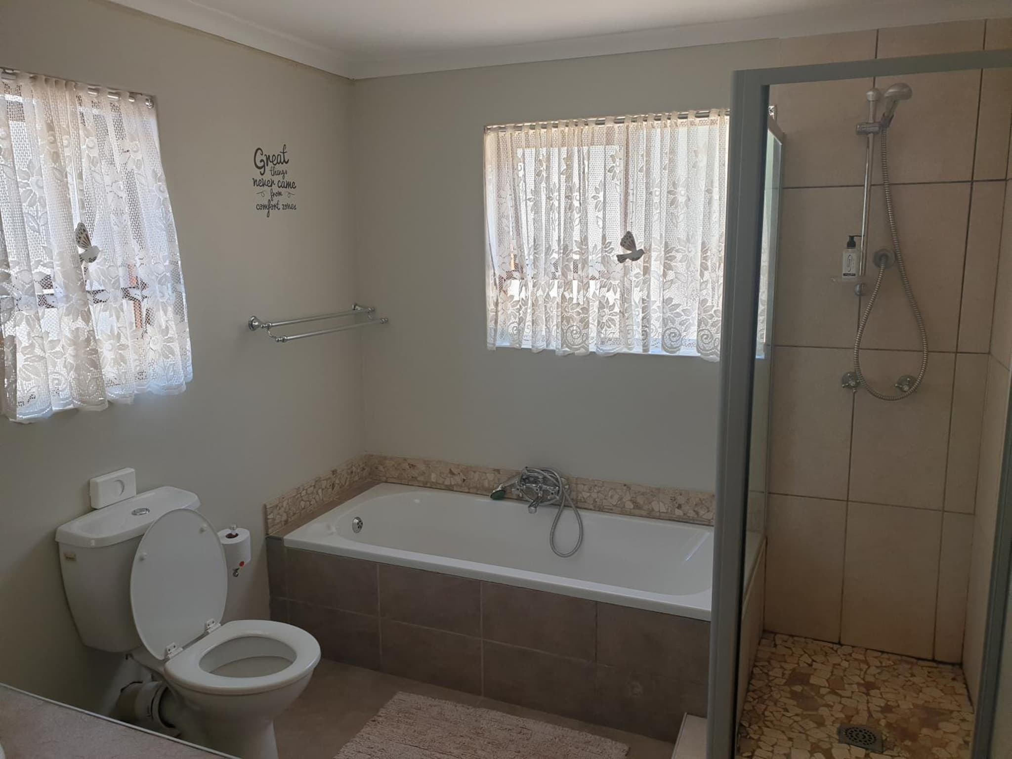 Dilisca Guesthouse photo 4