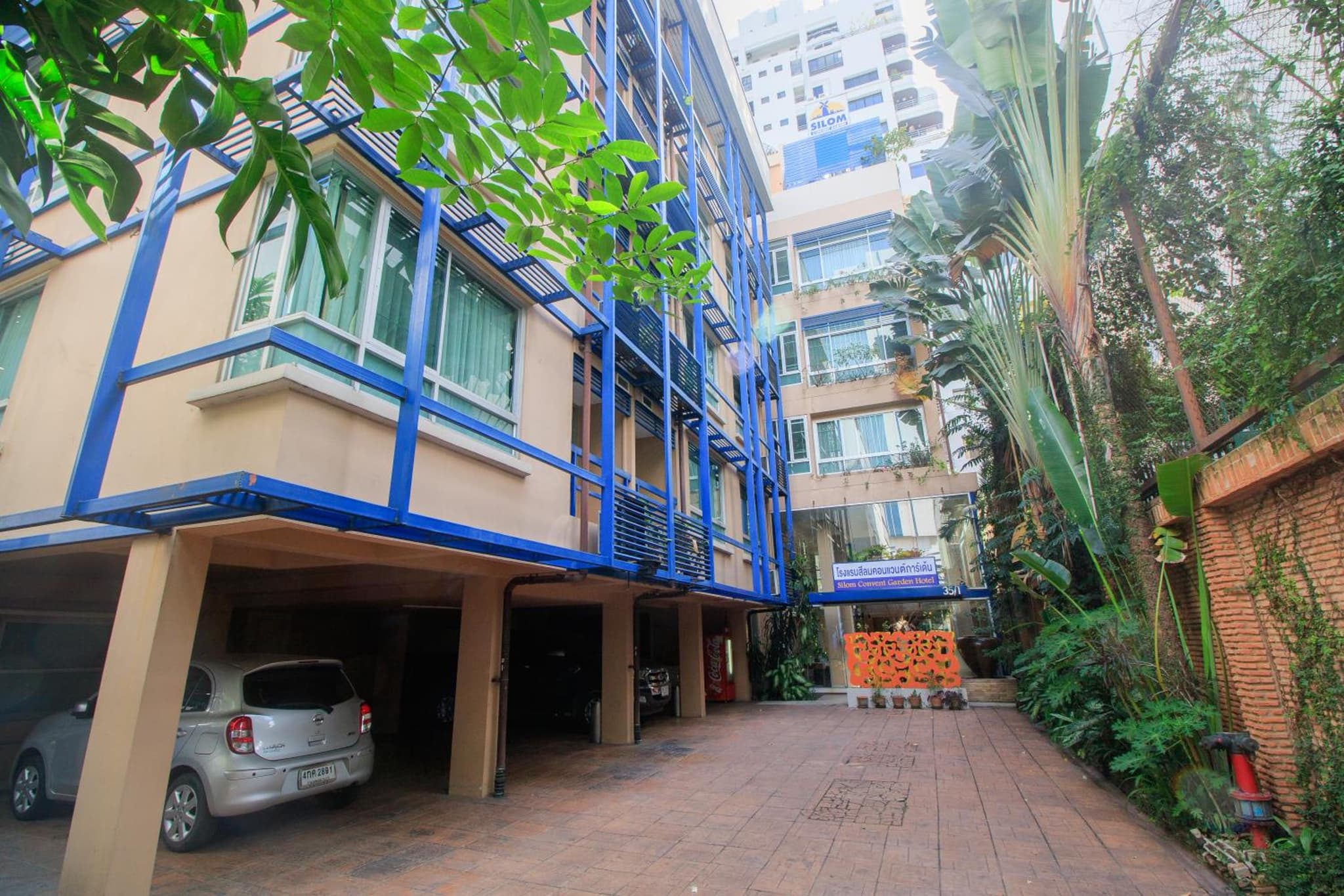 Silom Convent Garden photo 3