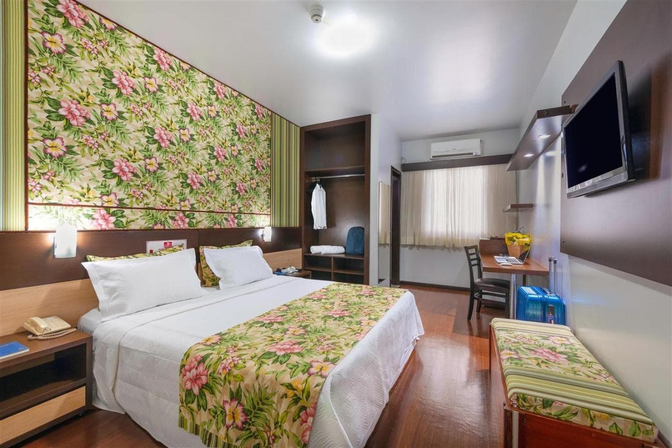 Hotel 365 photo 8