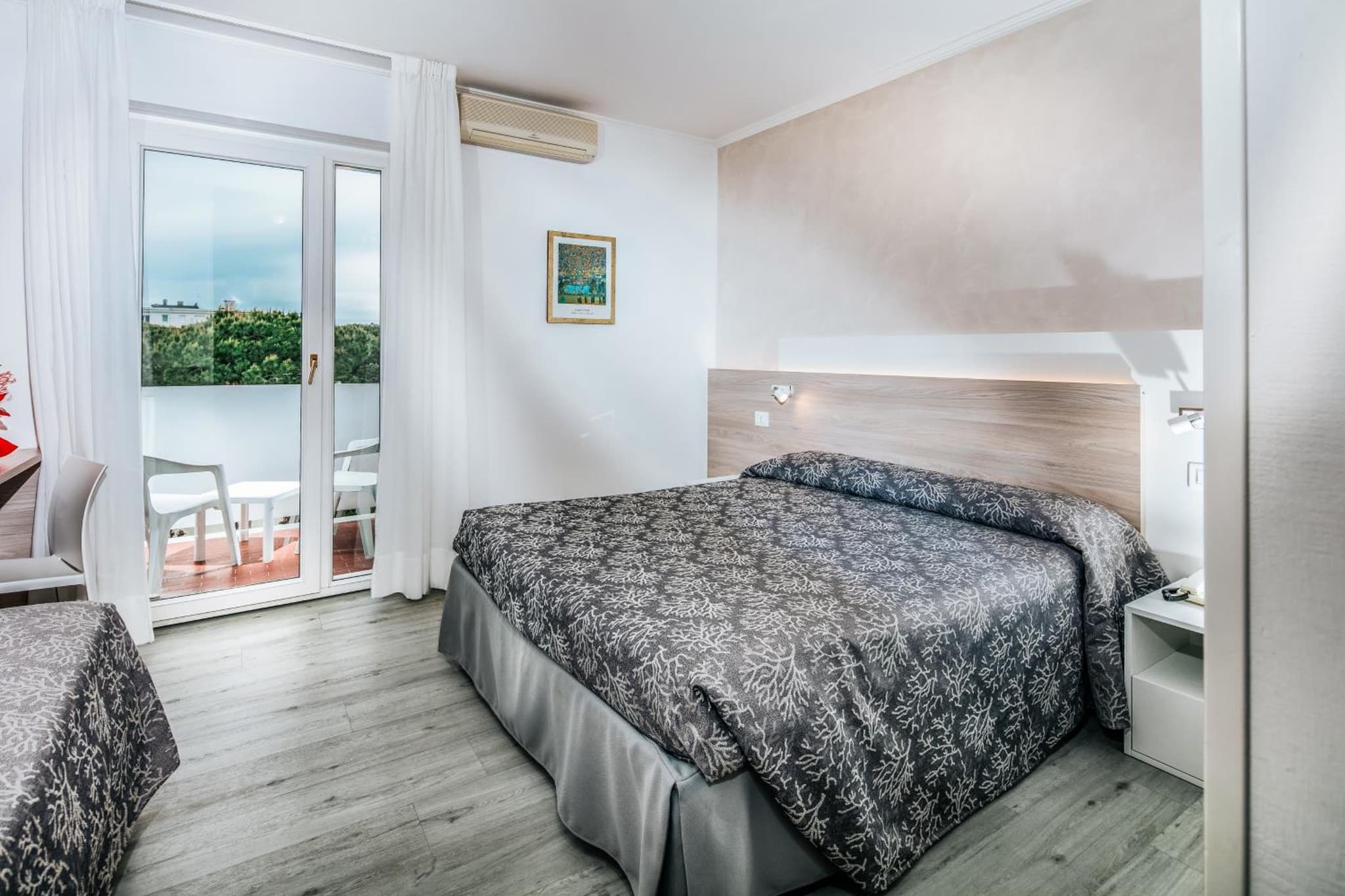 Hotel Ambassador Meuble photo 6