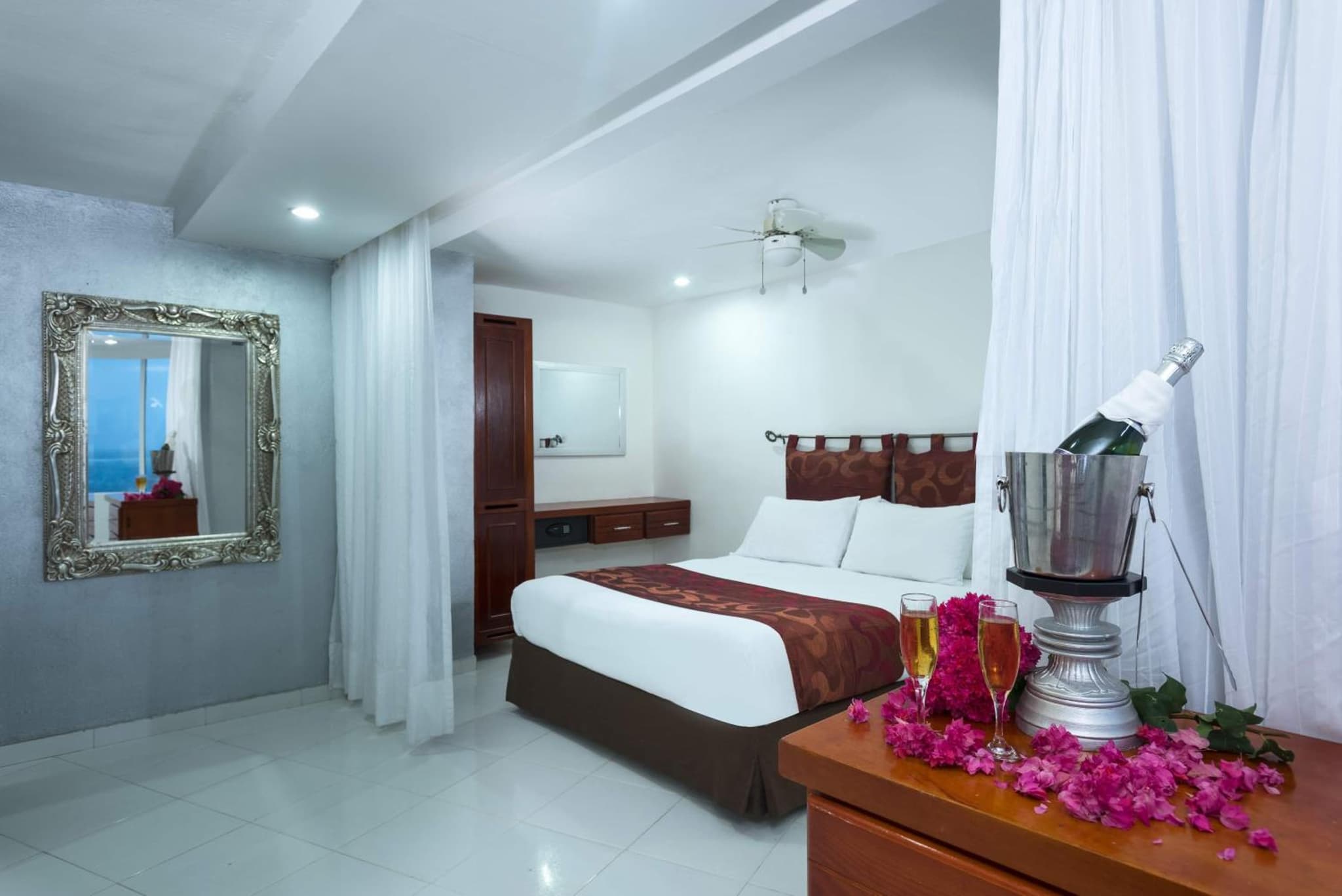 Calypso Beach Hotel photo 8