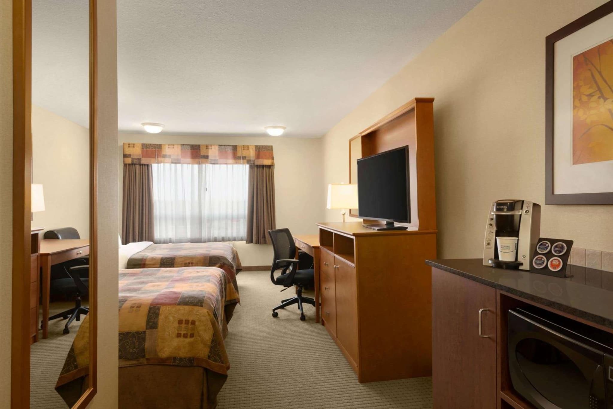 Ramada by Wyndham Drayton Valley photo 5