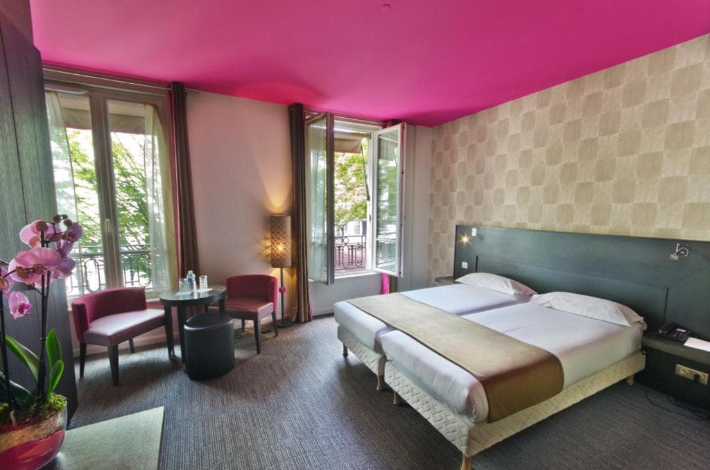 hotel room