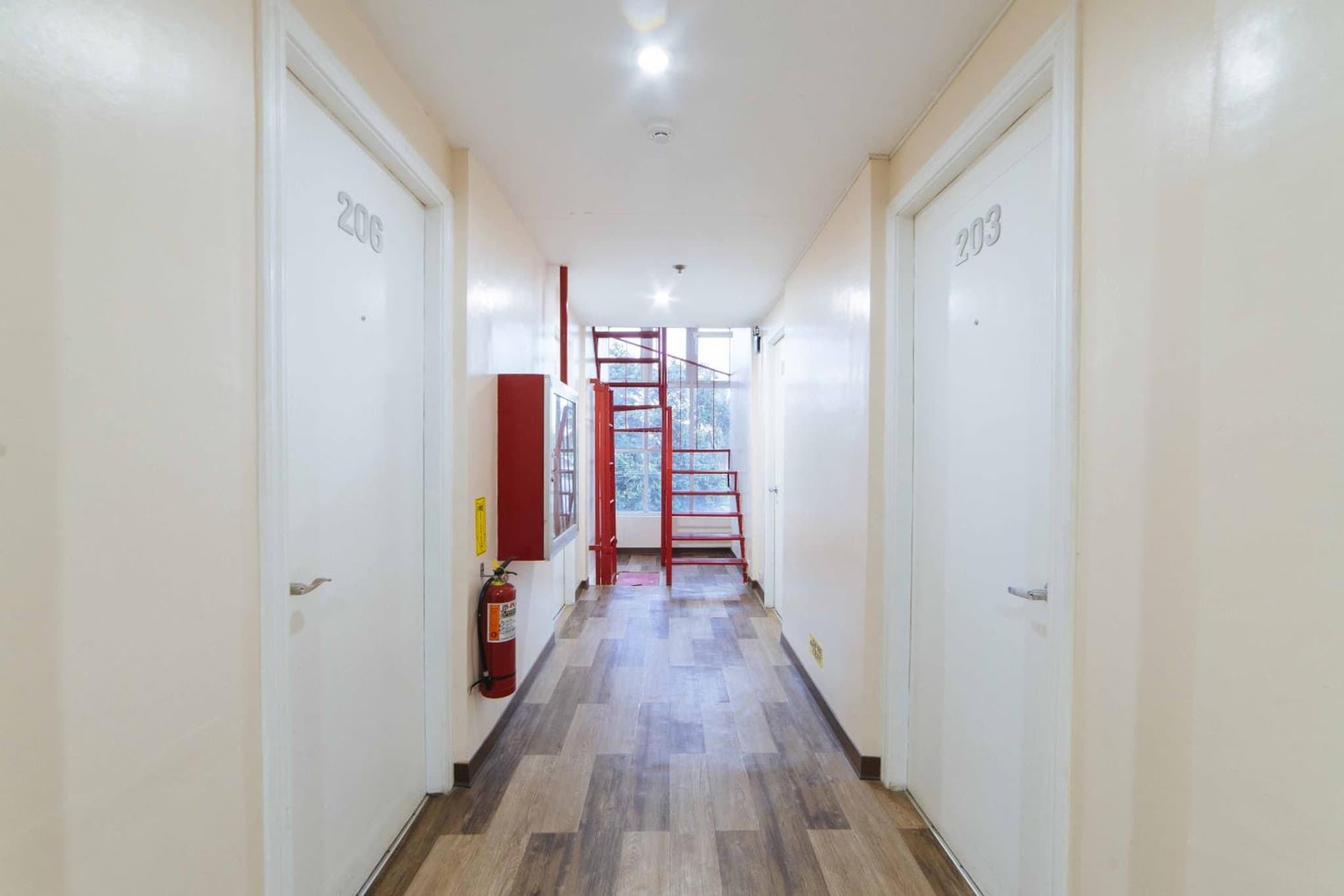 RedDoorz Plus near SM Lanang Davao photo 2