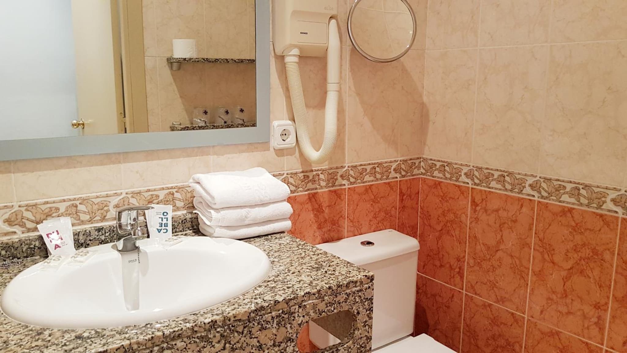 Hotel Piccadilly Sitges photo 8