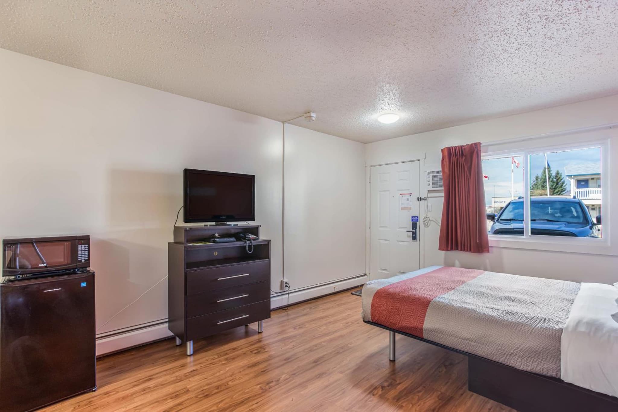 Motel Bo-Camrose, AB photo 8