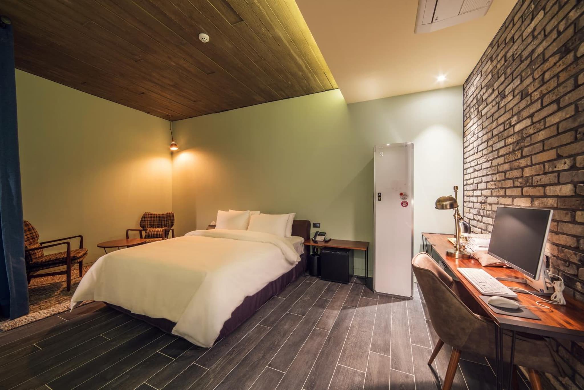 Hotel March photo 6
