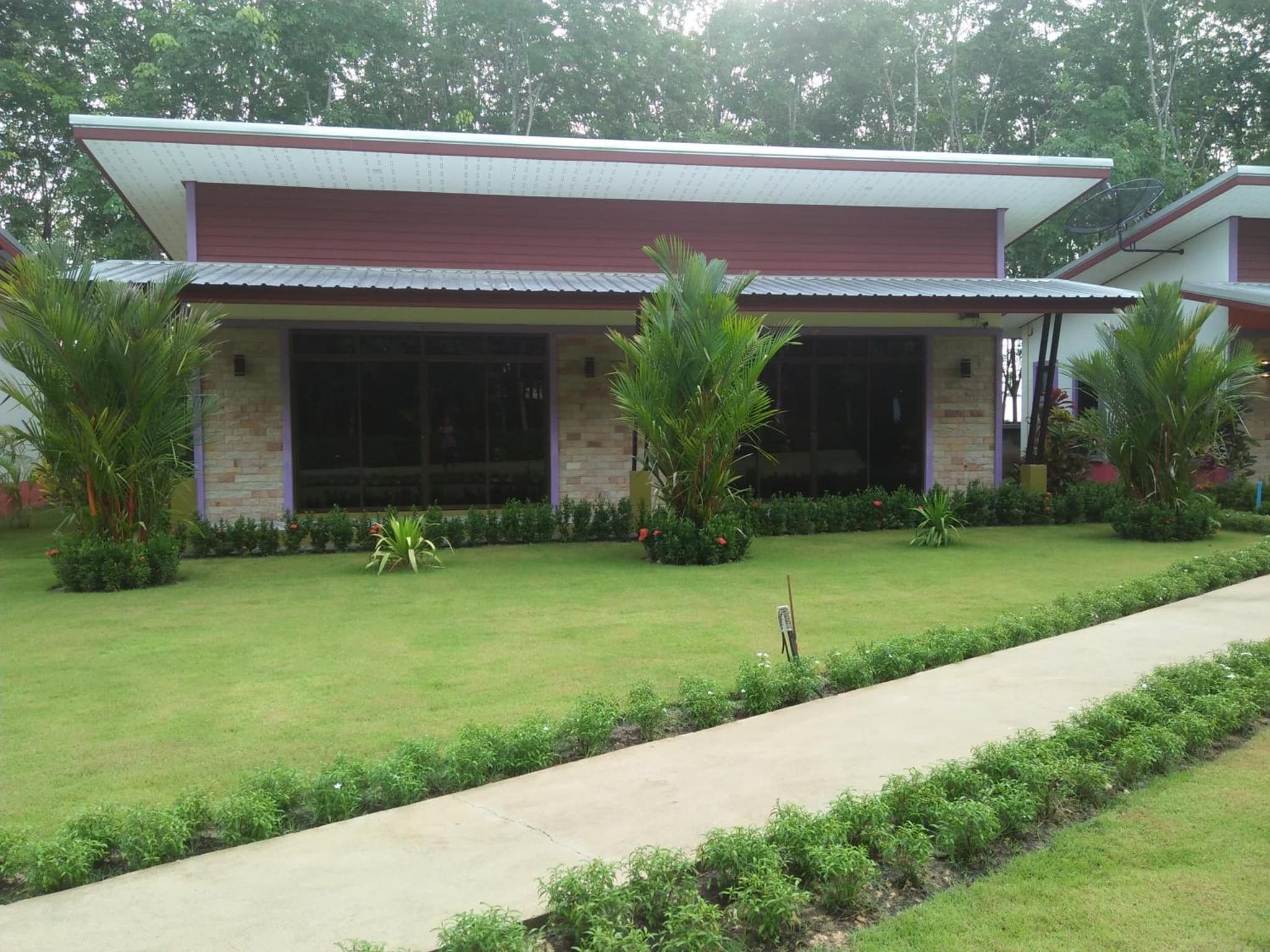 Phuket Sirinapha Resort