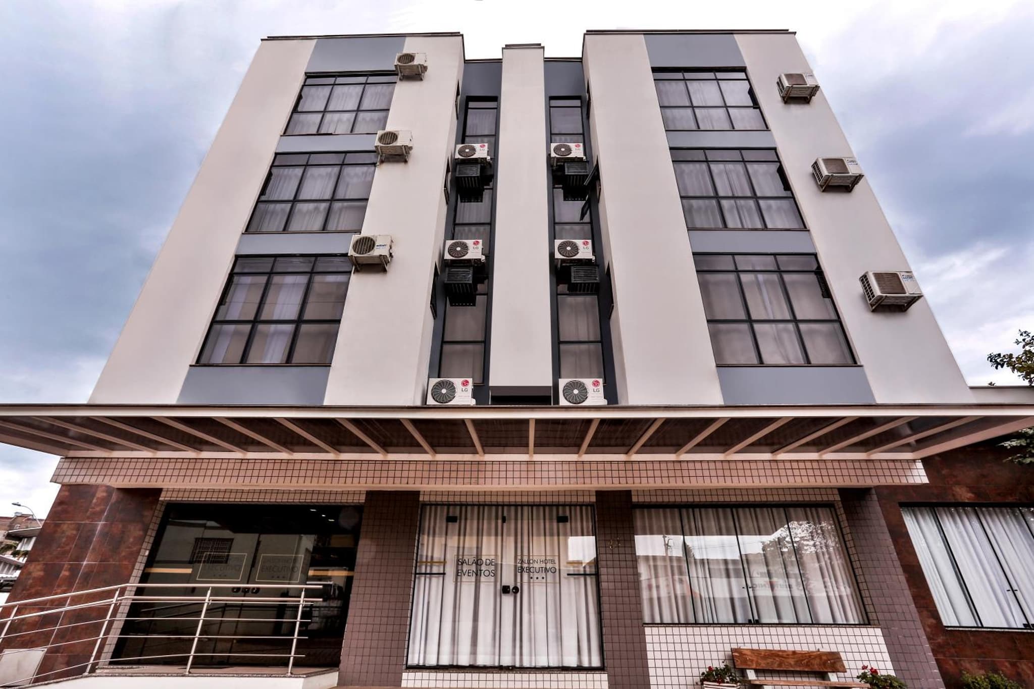 Zallon Hotel Executivo - Late Checkout Cortesia as 15hs aos DOMINGOS