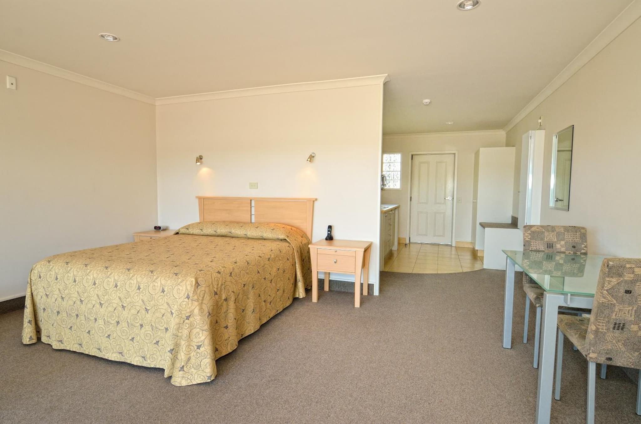 Senator Motor Inn photo 3
