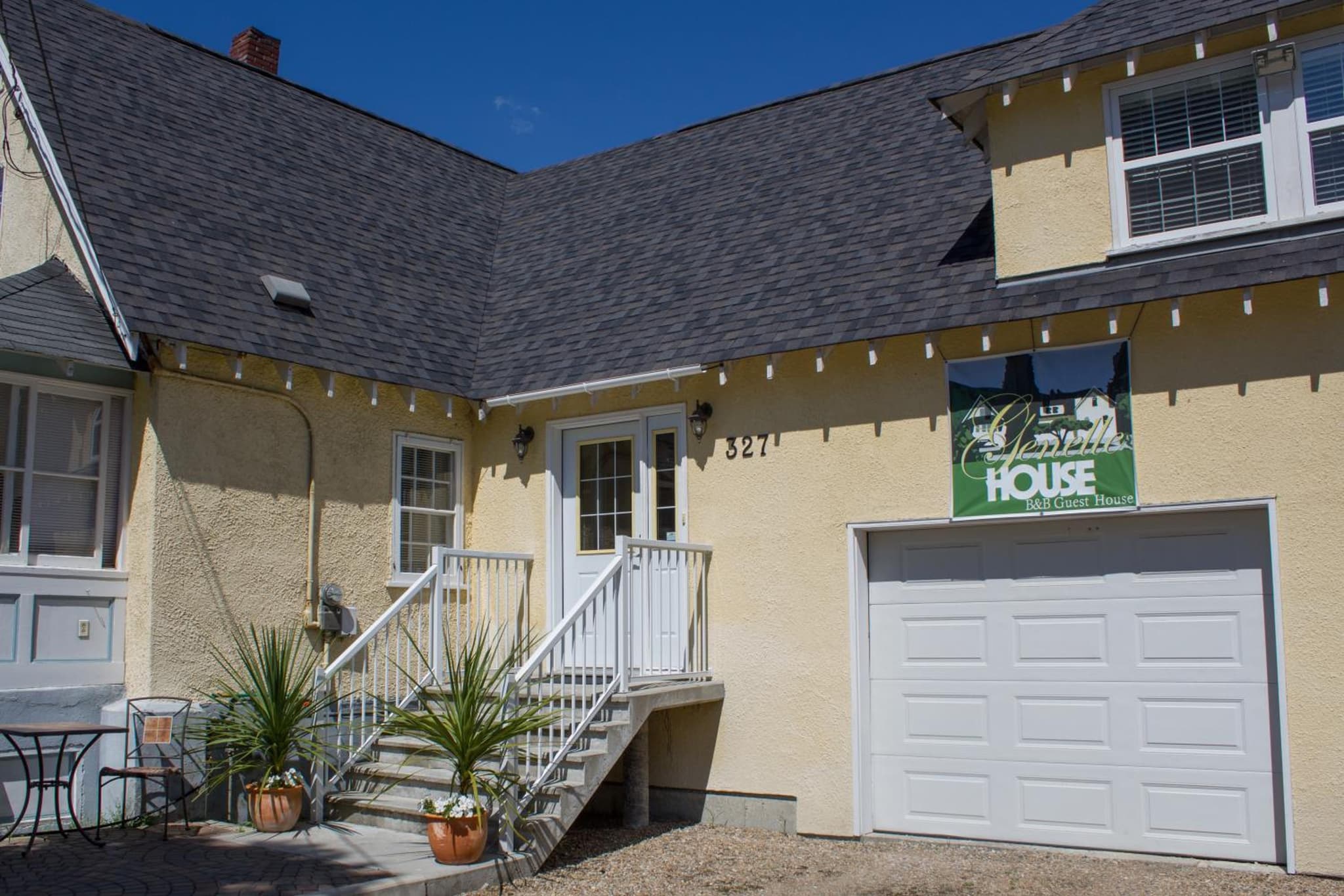 Genelle House B&B Guest House photo 3