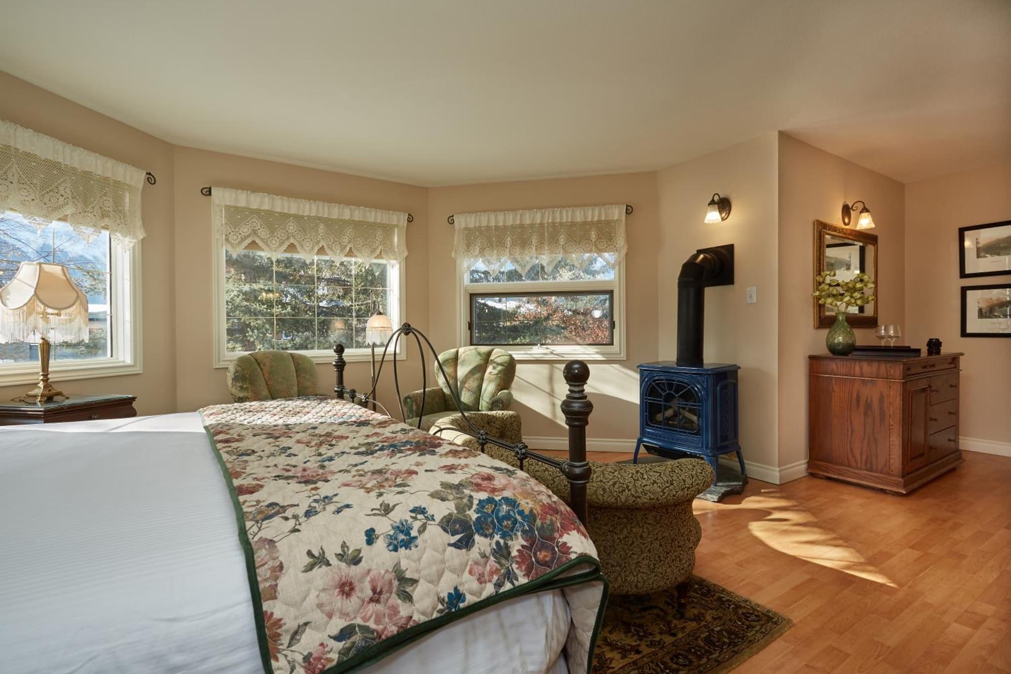 Lady MacDonald Country Inn photo 4