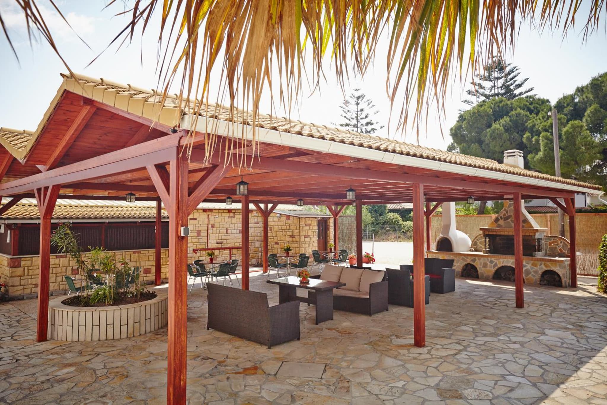Pettas Apartments photo 4