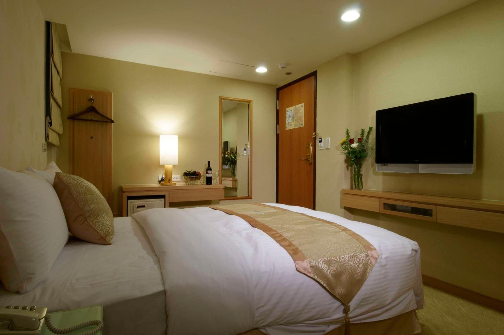 Hotel Color photo 9