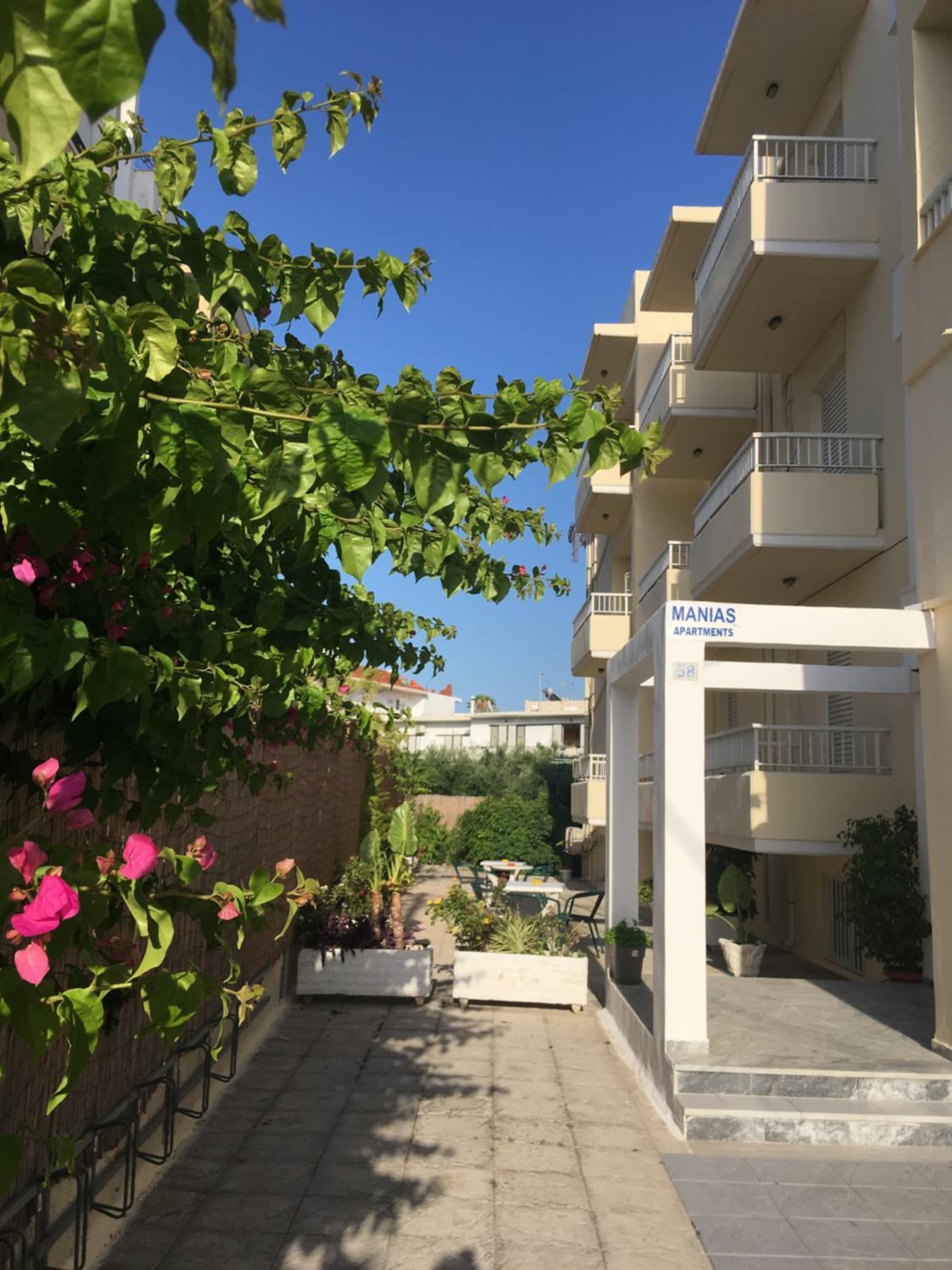 Manias Apartments photo 2