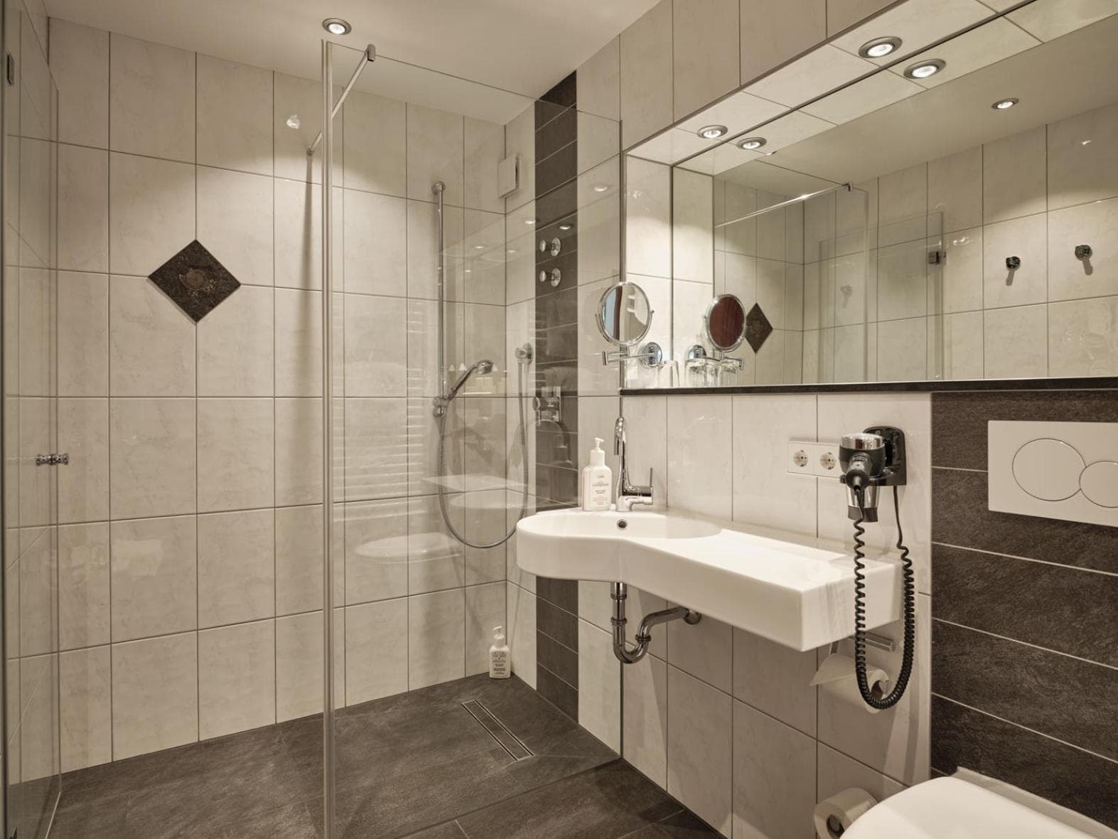 Badhotel Restaurant Stauferland photo 8