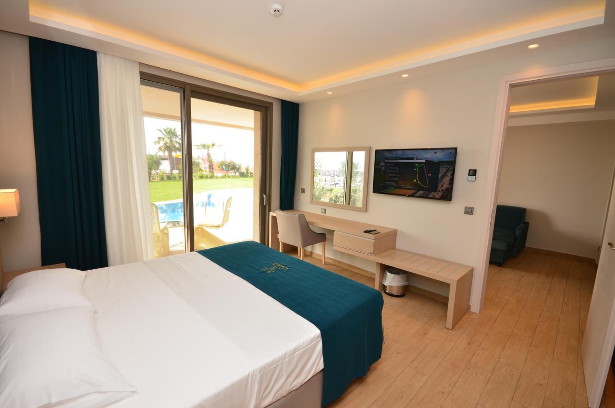 Almyros Beach Resort & Spa photo 9