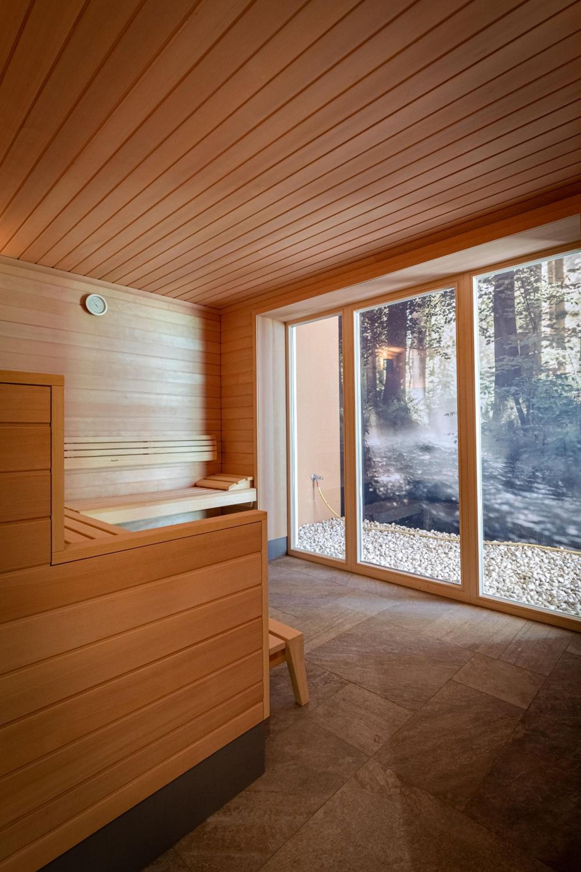 eduCARE Hotel photo 4