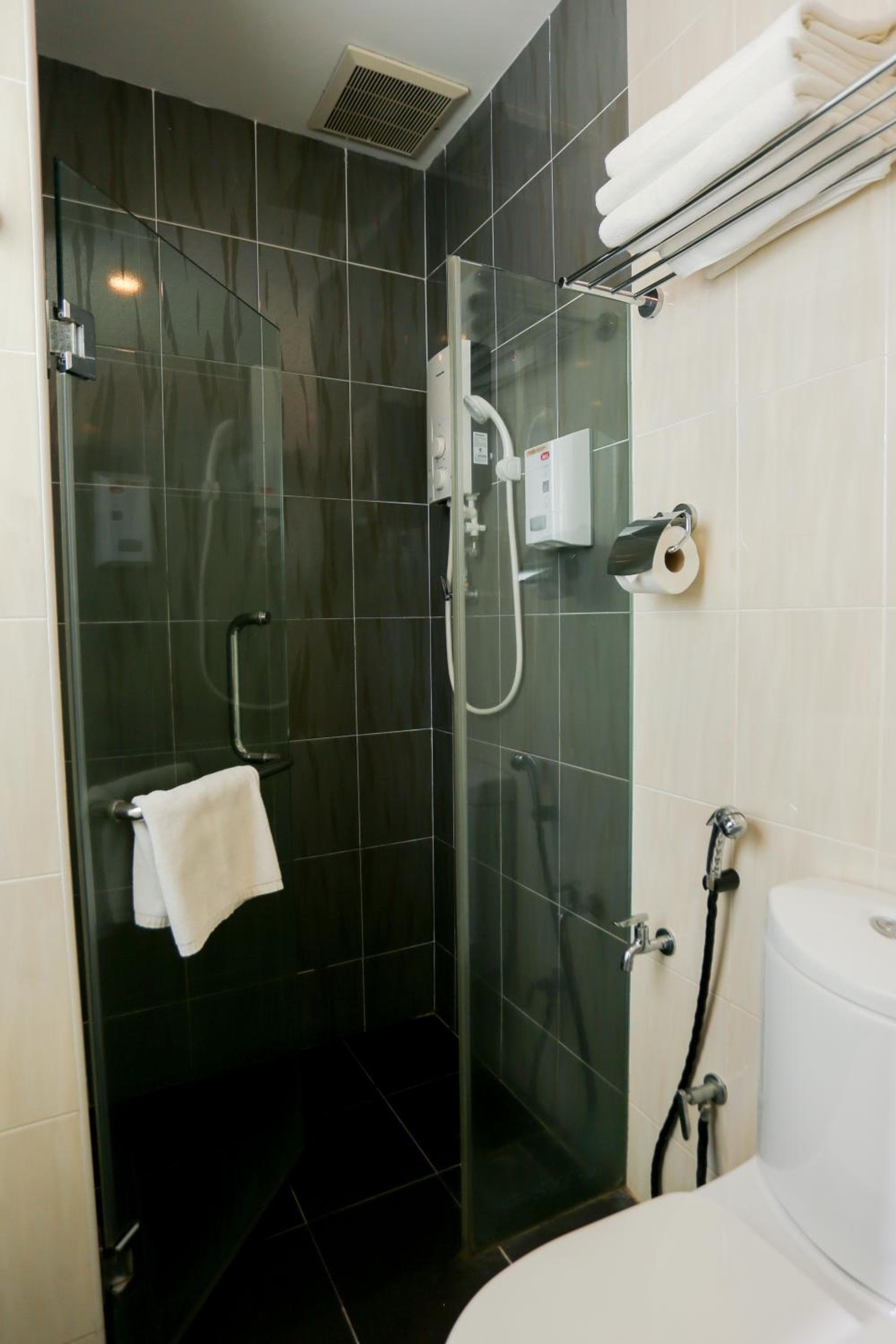 The Explorer Hotel photo 7