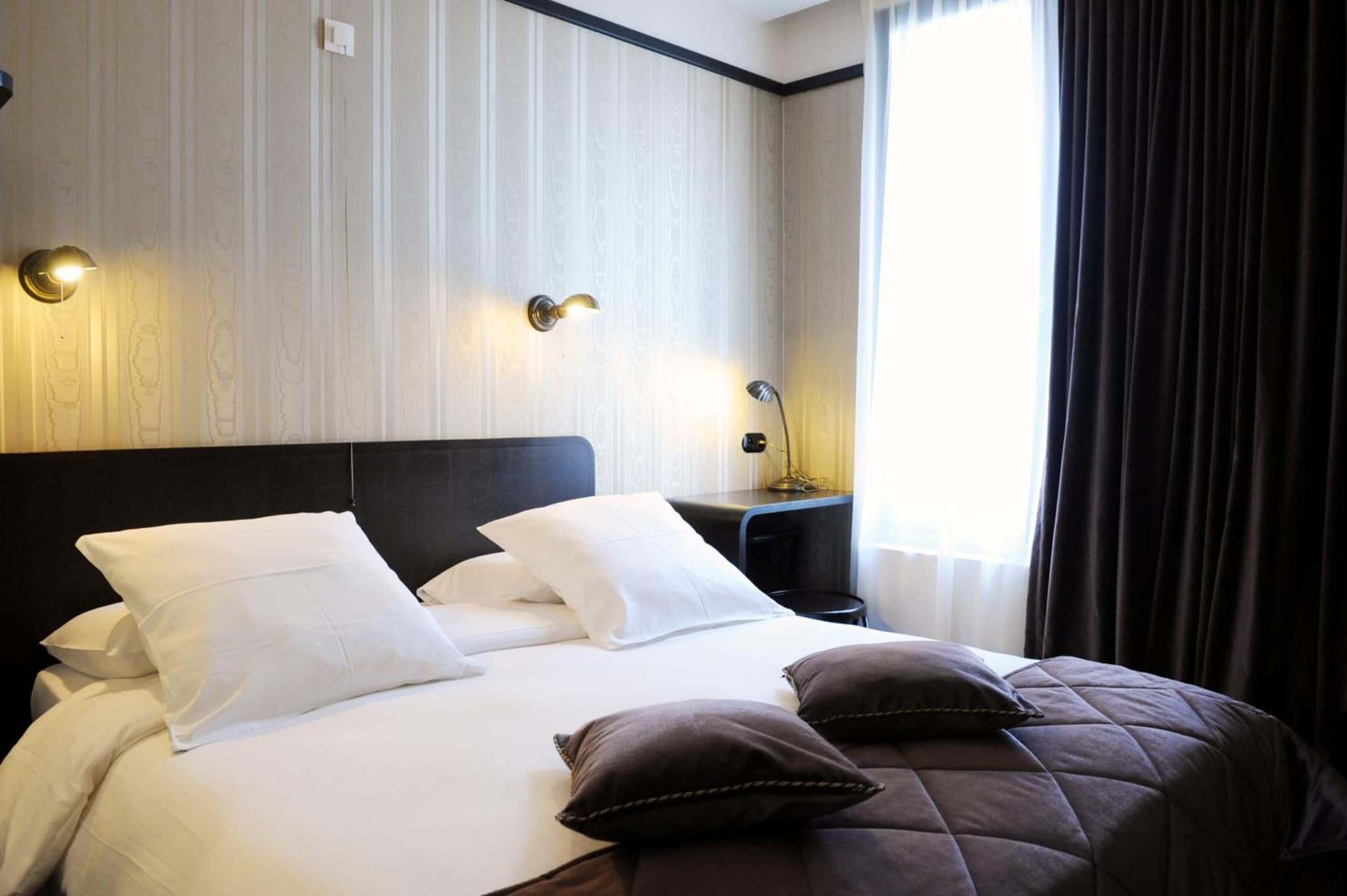 Le Berger Latroupe Hotel