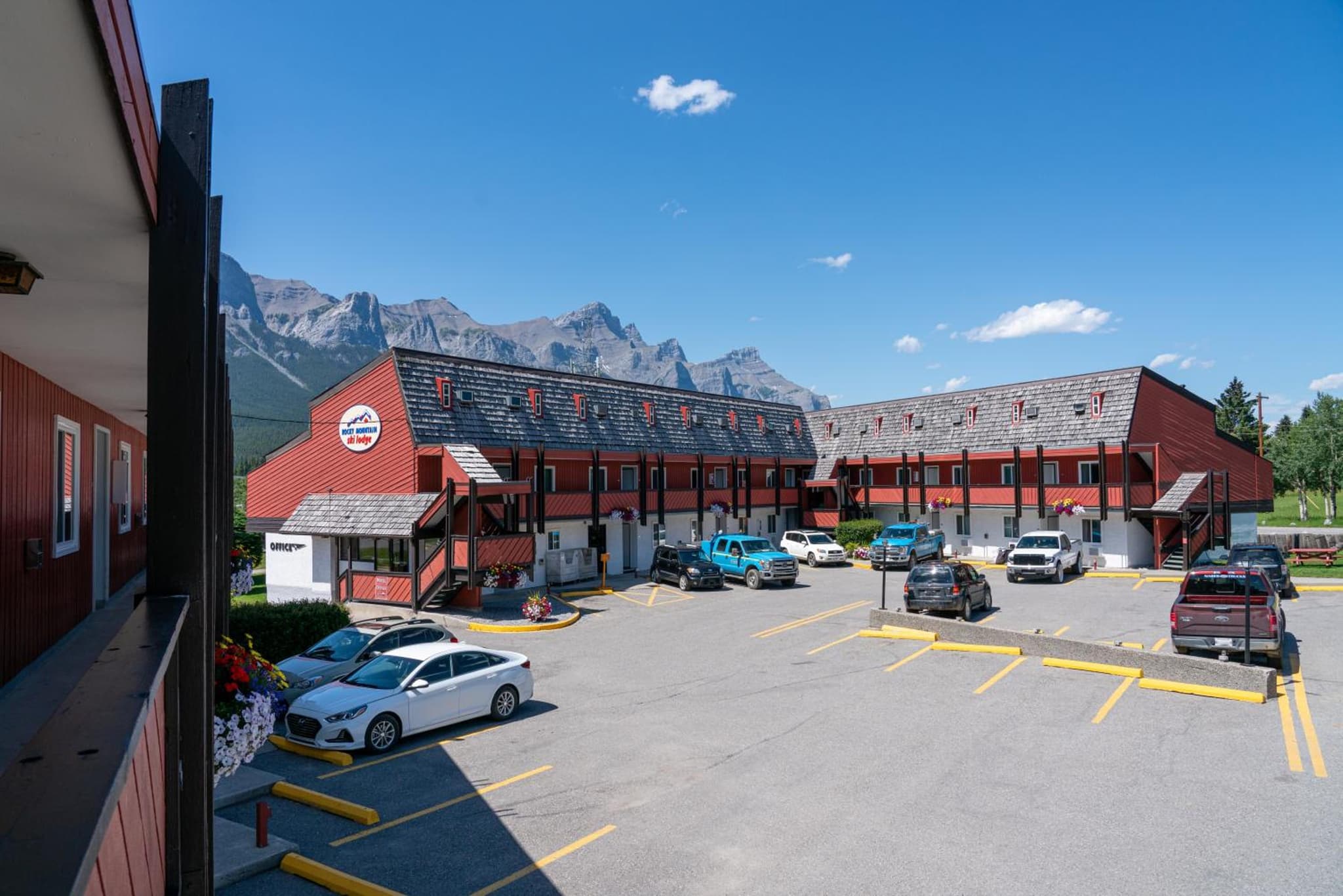 Rocky Mountain Ski Lodge photo 4