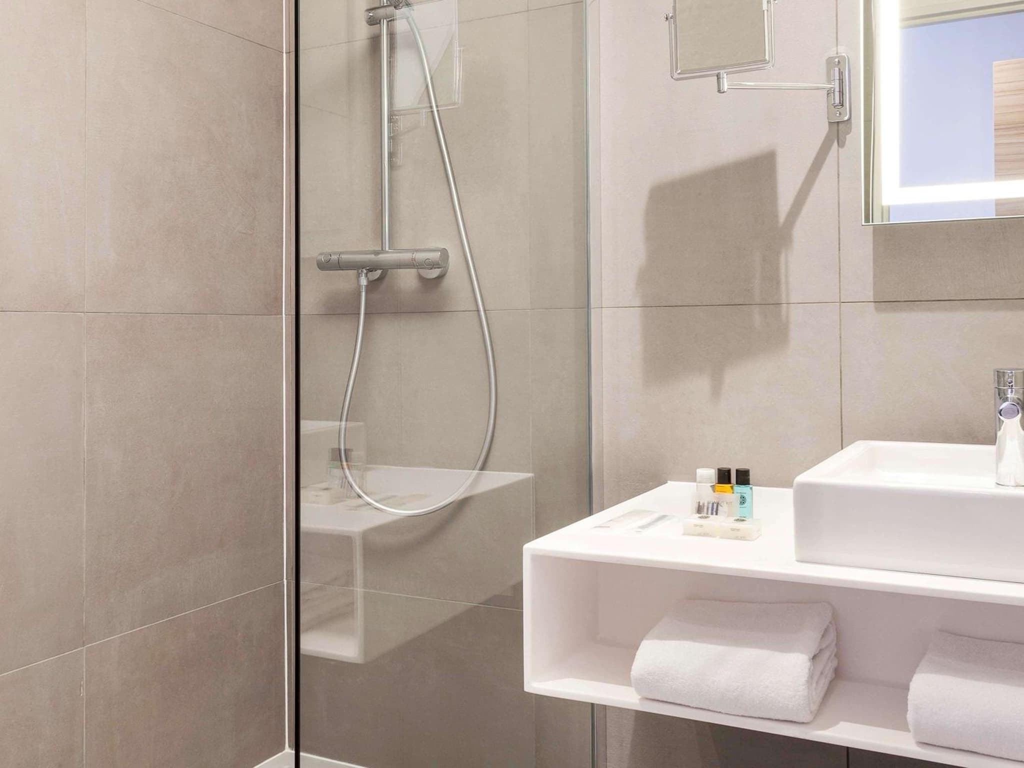 Novotel Tours Centre Gare photo 2