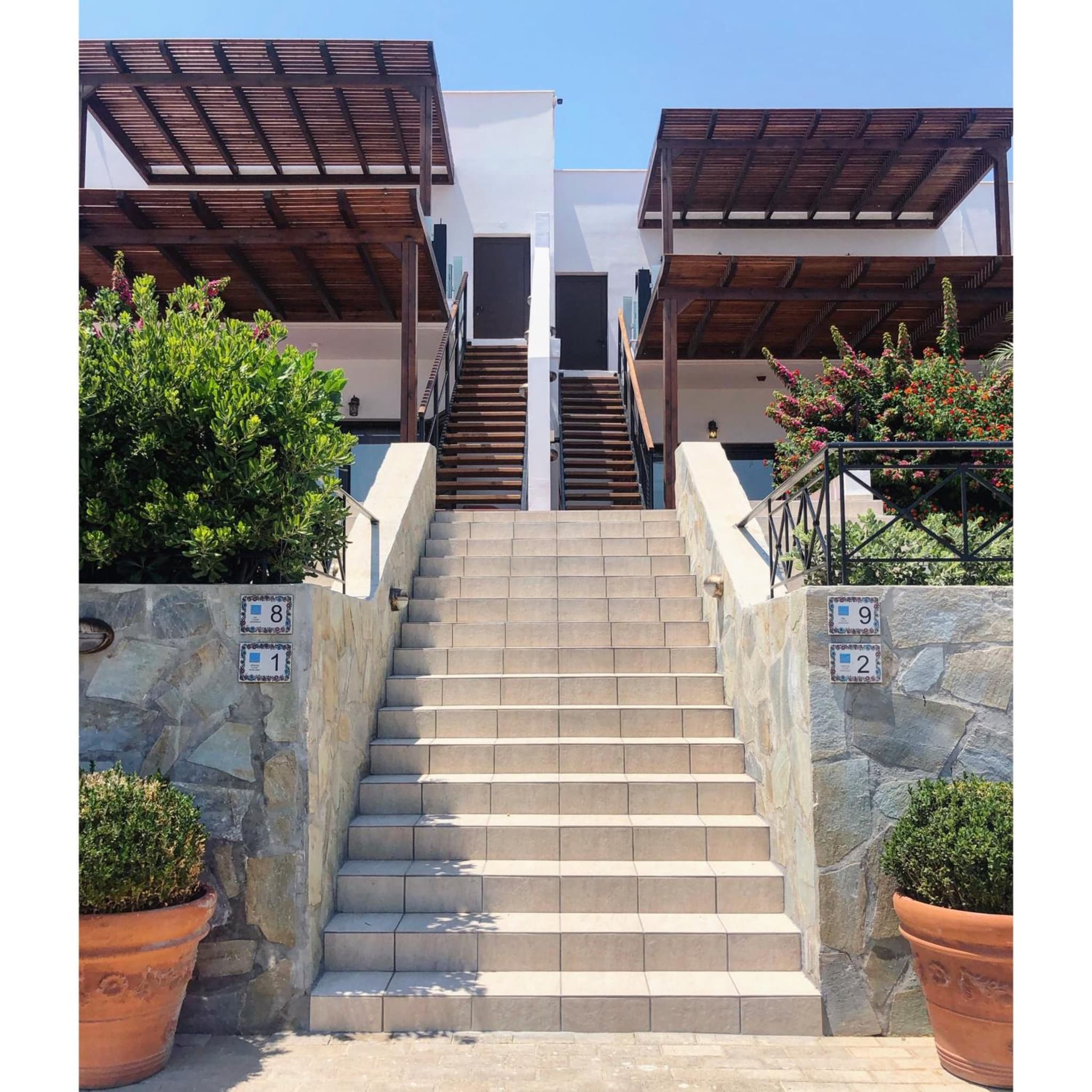 Southern Dreams Apartments