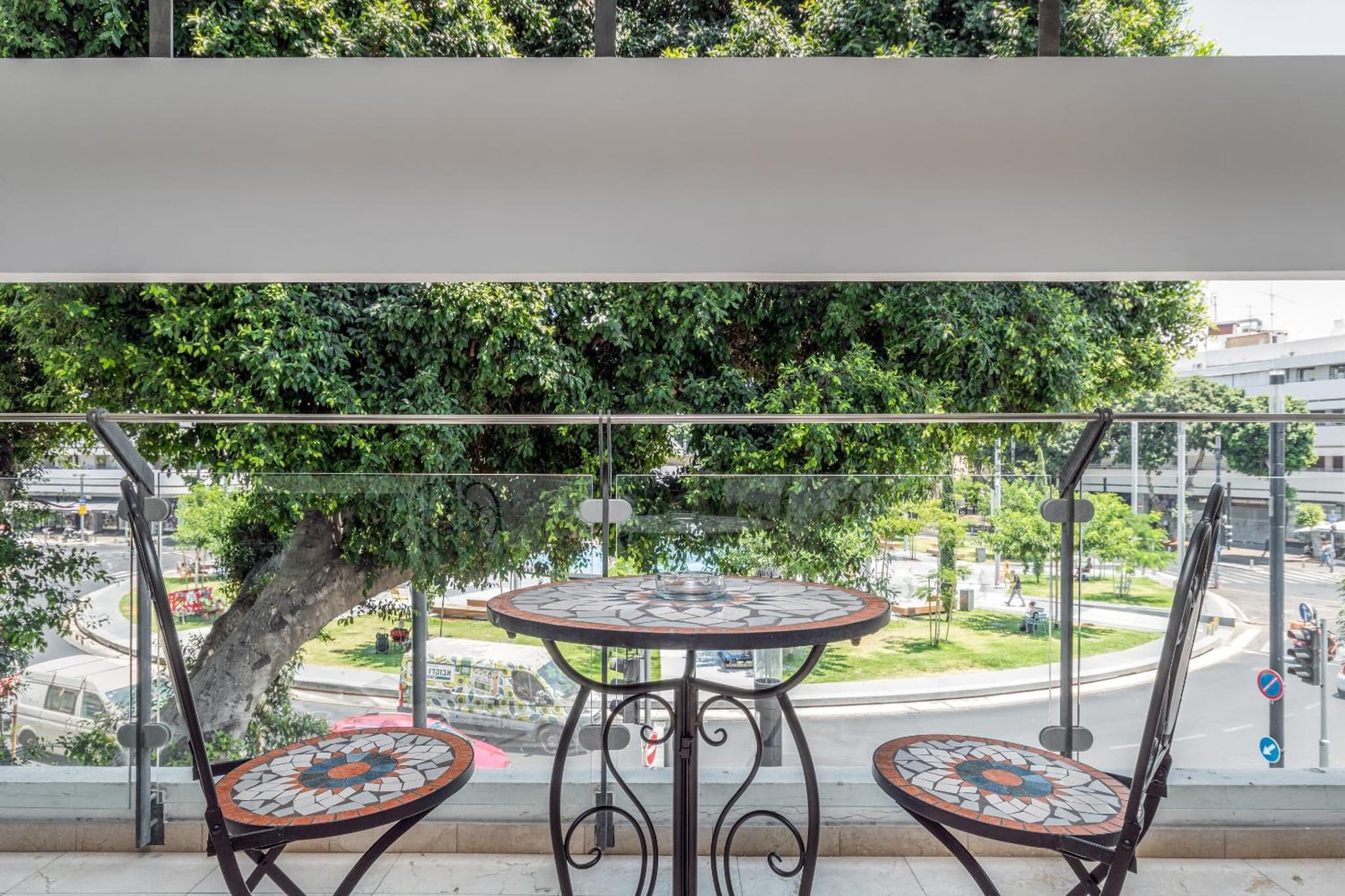 DIZENGOFF SQUARE superb 1 bedroom with balcony photo 3