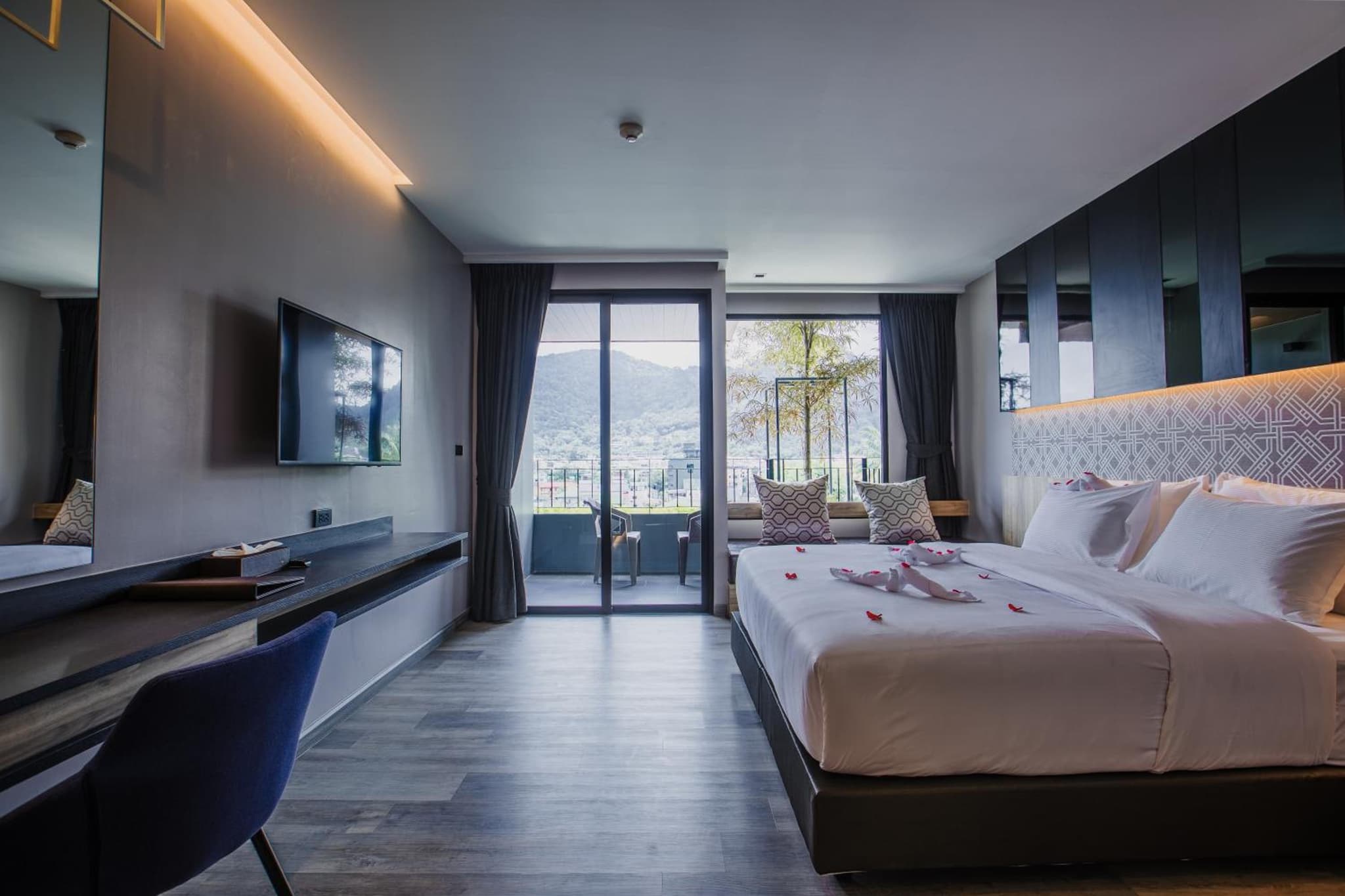 Rak Elegant Hotel Patong photo 8