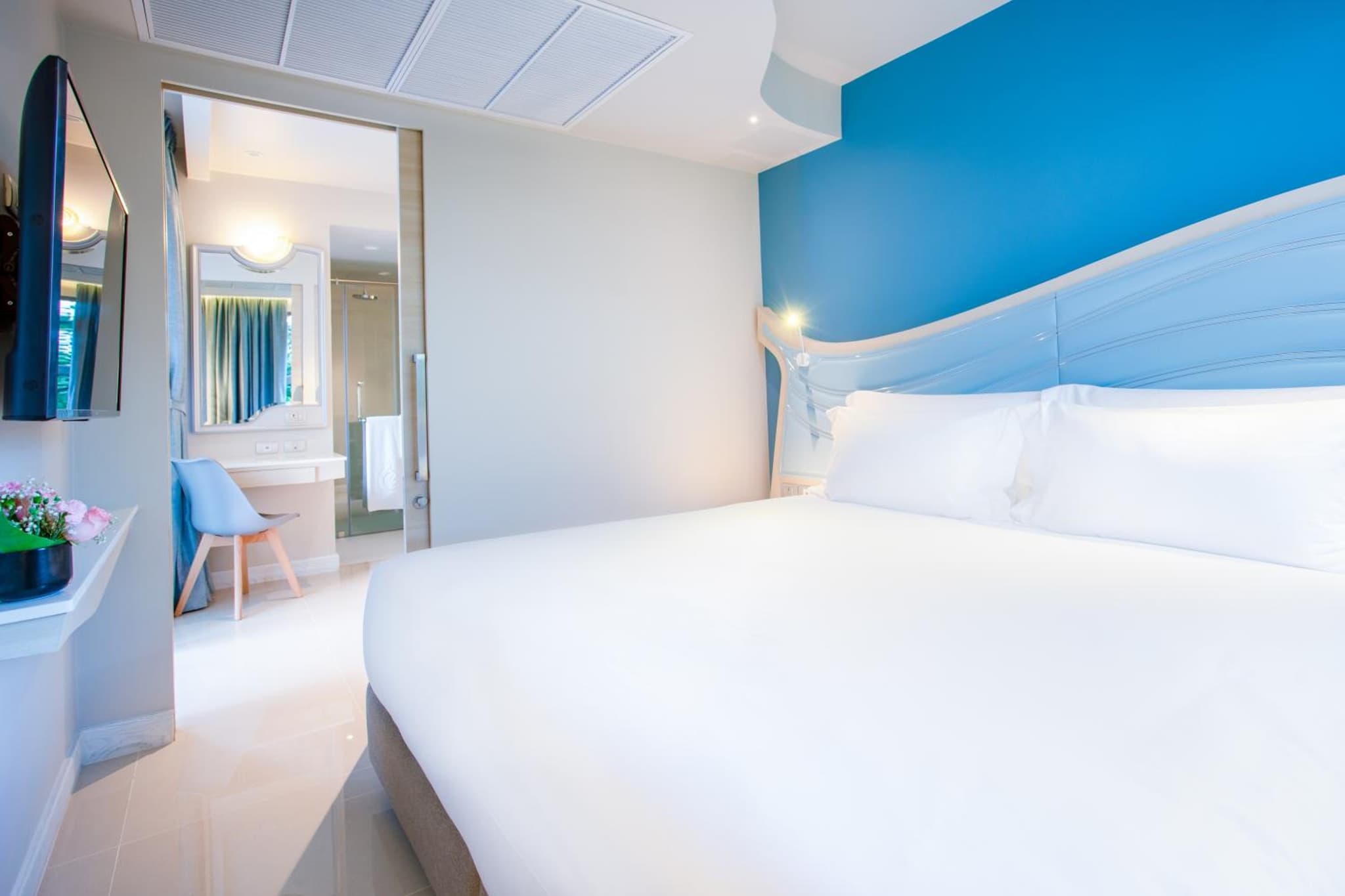 hotel room
