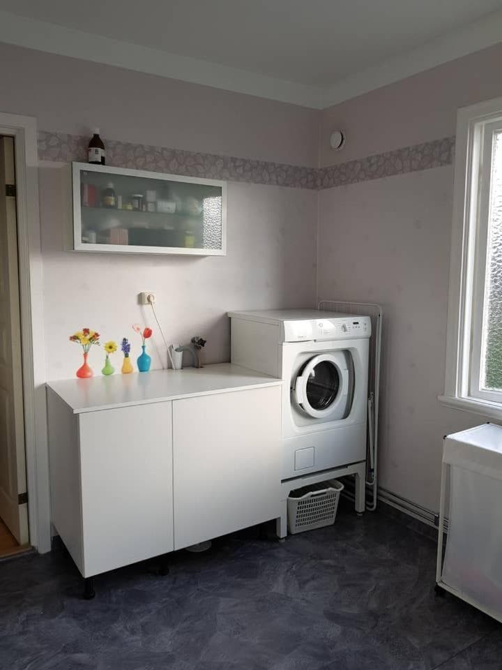 Lovely, spacious apartment with free parking photo 5