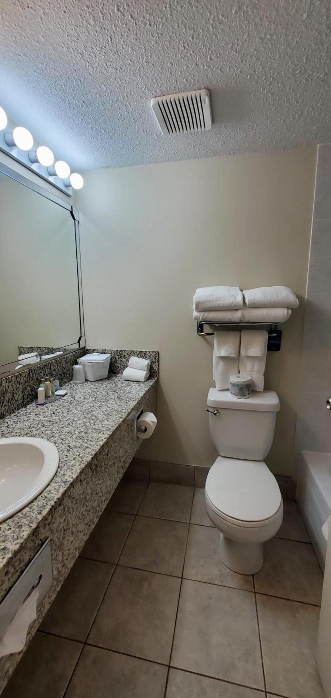 Travelodge by Wyndham Stony Plain photo 5