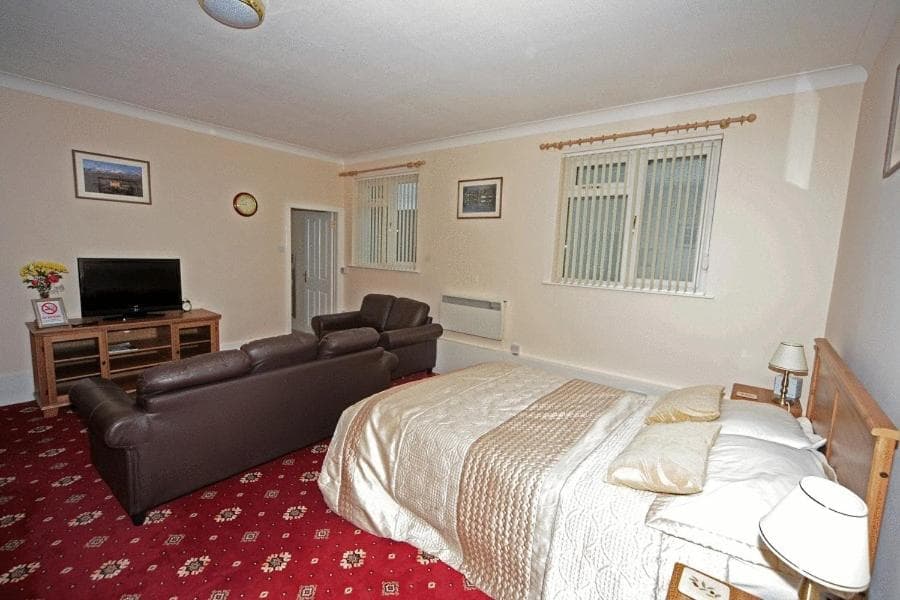 Balmoral Hotel photo 2