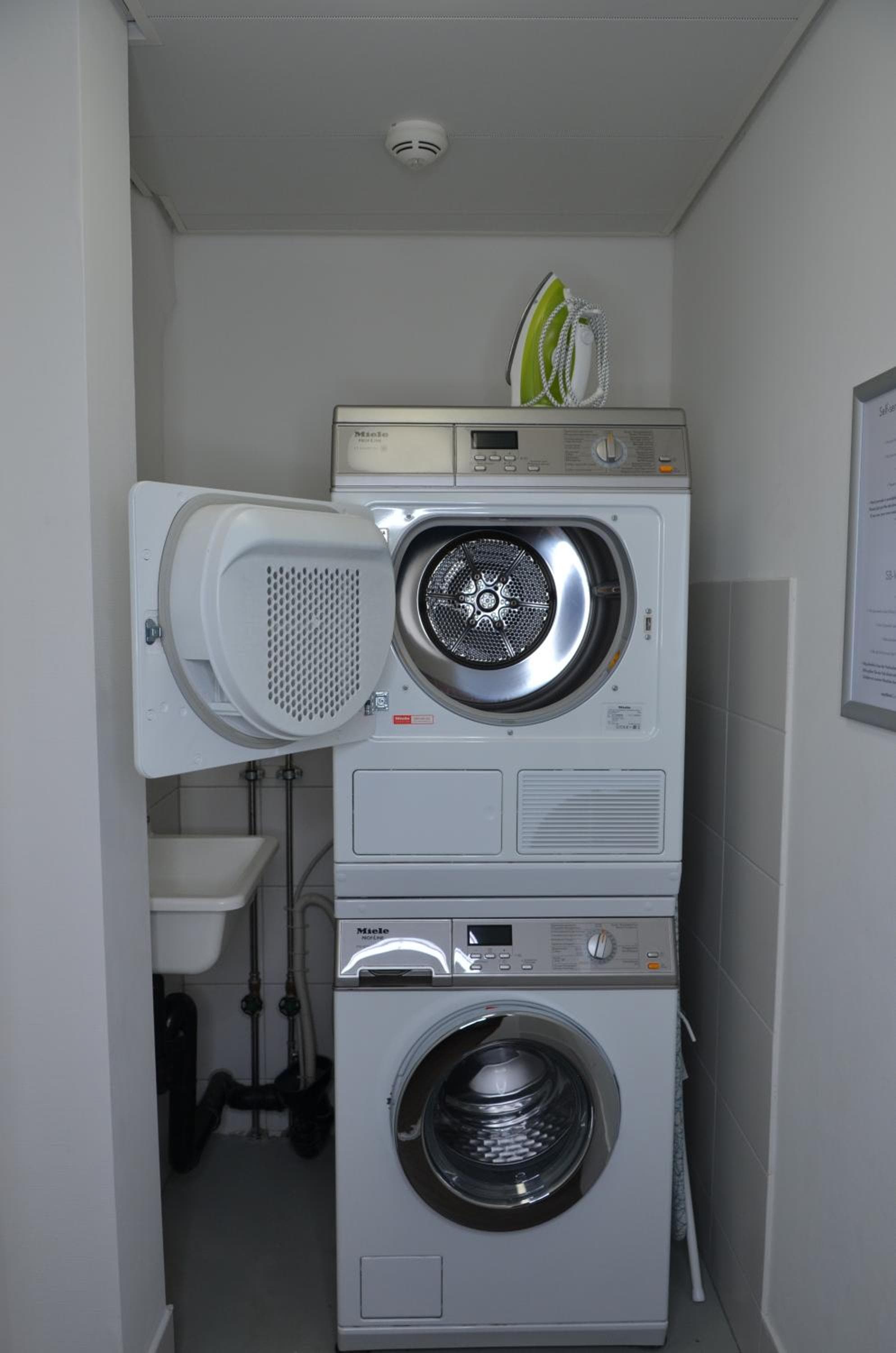 Delta City Hotels - Self check-in photo 5