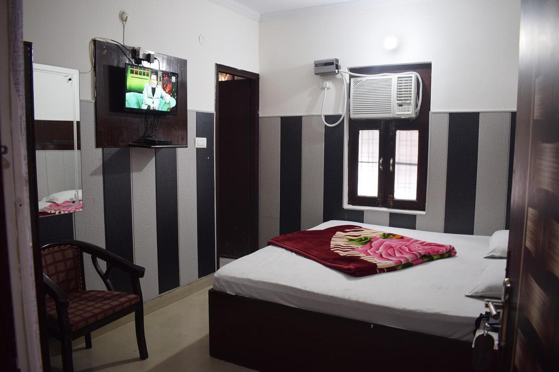 Hotel Thakur Ji photo 7