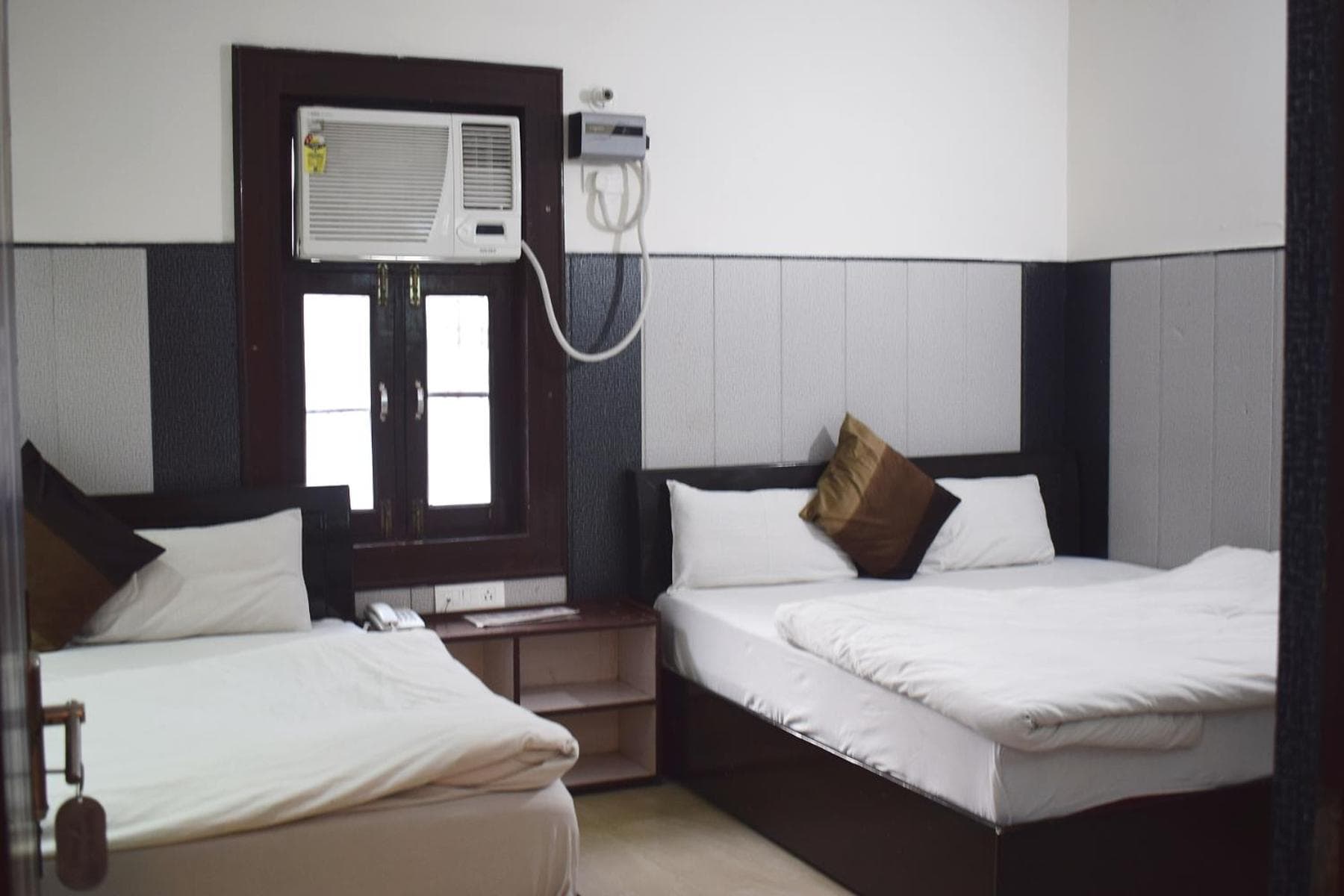 Hotel Thakur Ji photo 2
