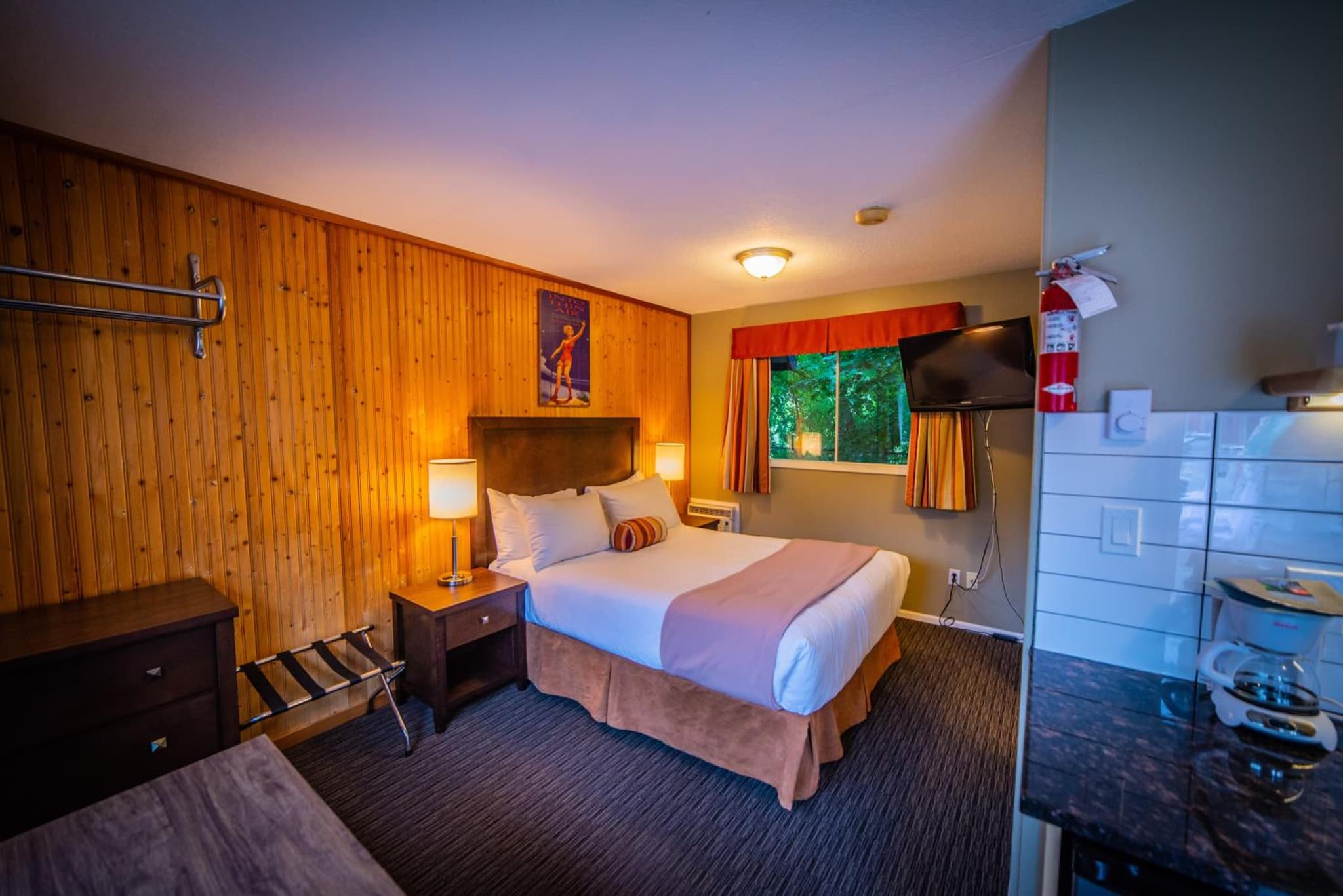 Alpine Inn & Suites photo 2