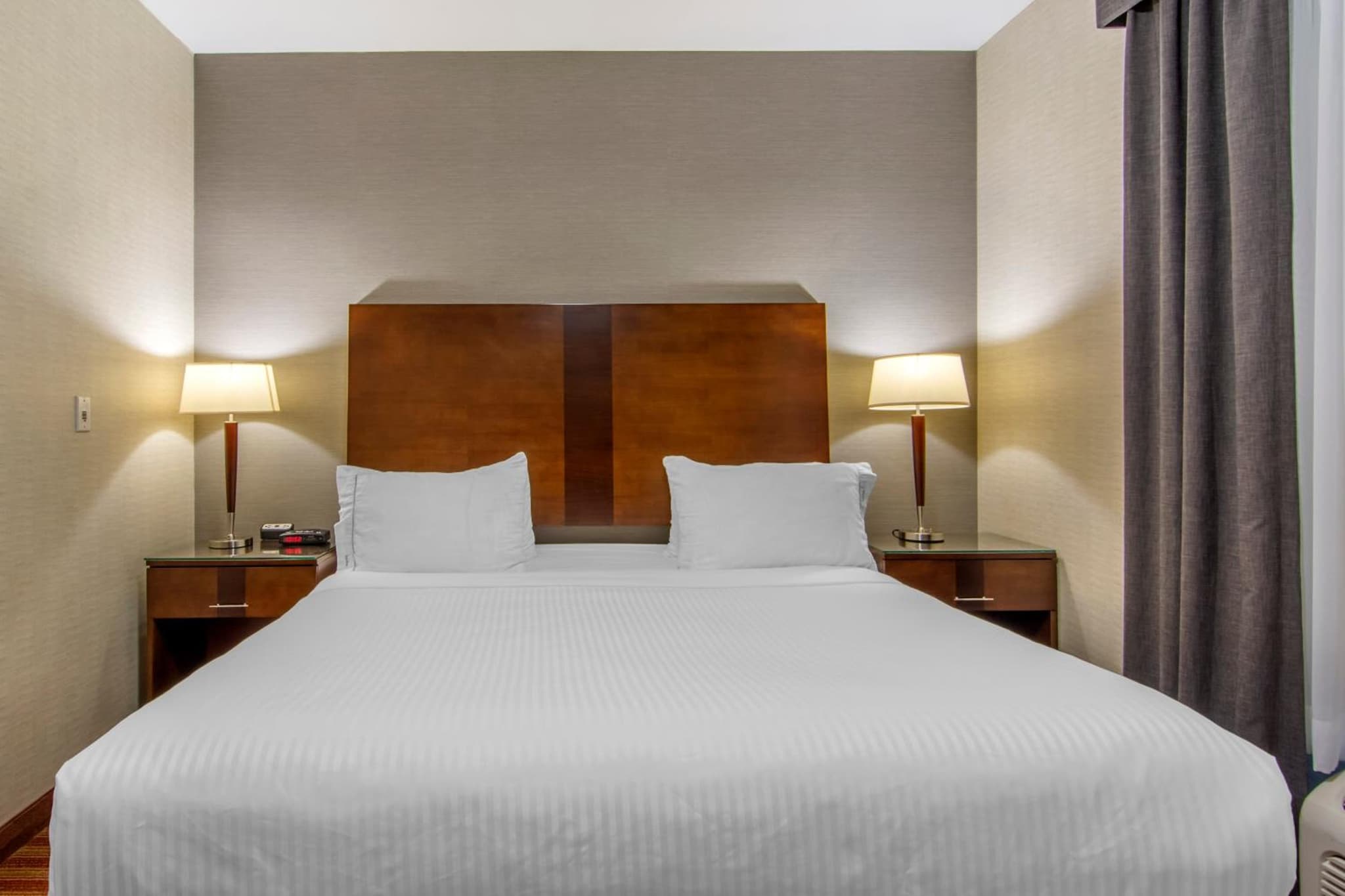 Devonian Hotel and Suites photo 6
