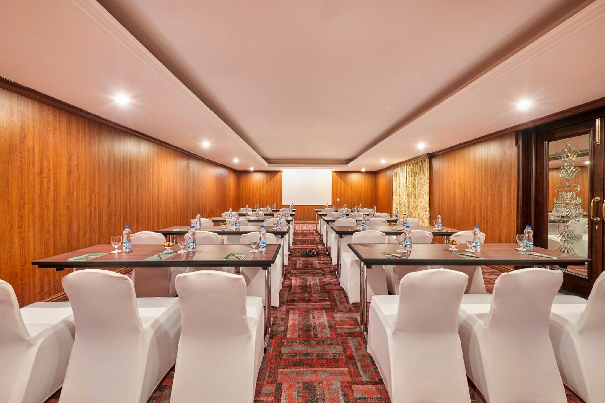 MAYFAIR Lake Resort photo 5