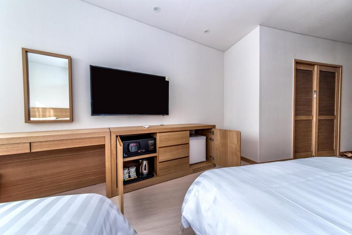 BK Hotel Jeju photo 3