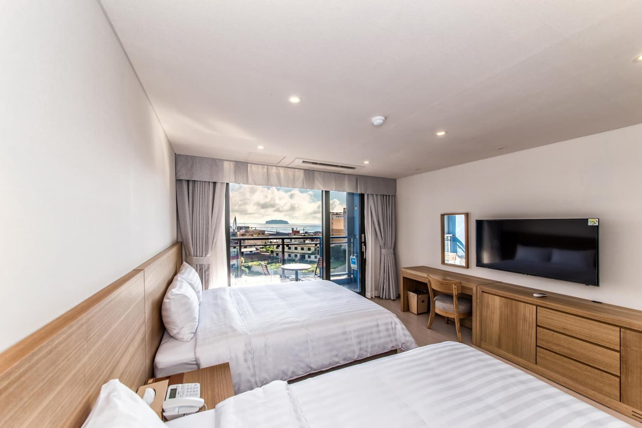 BK Hotel Jeju photo 6