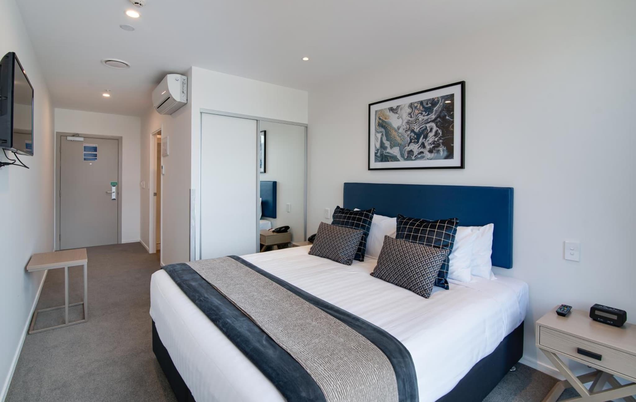 Ramada by Wyndham Queenstown Central photo 3