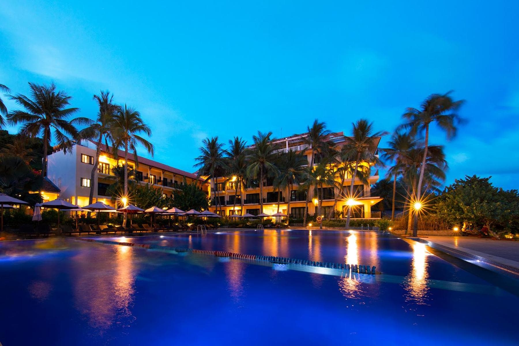 Hon Rom Central Beach Resort photo 6