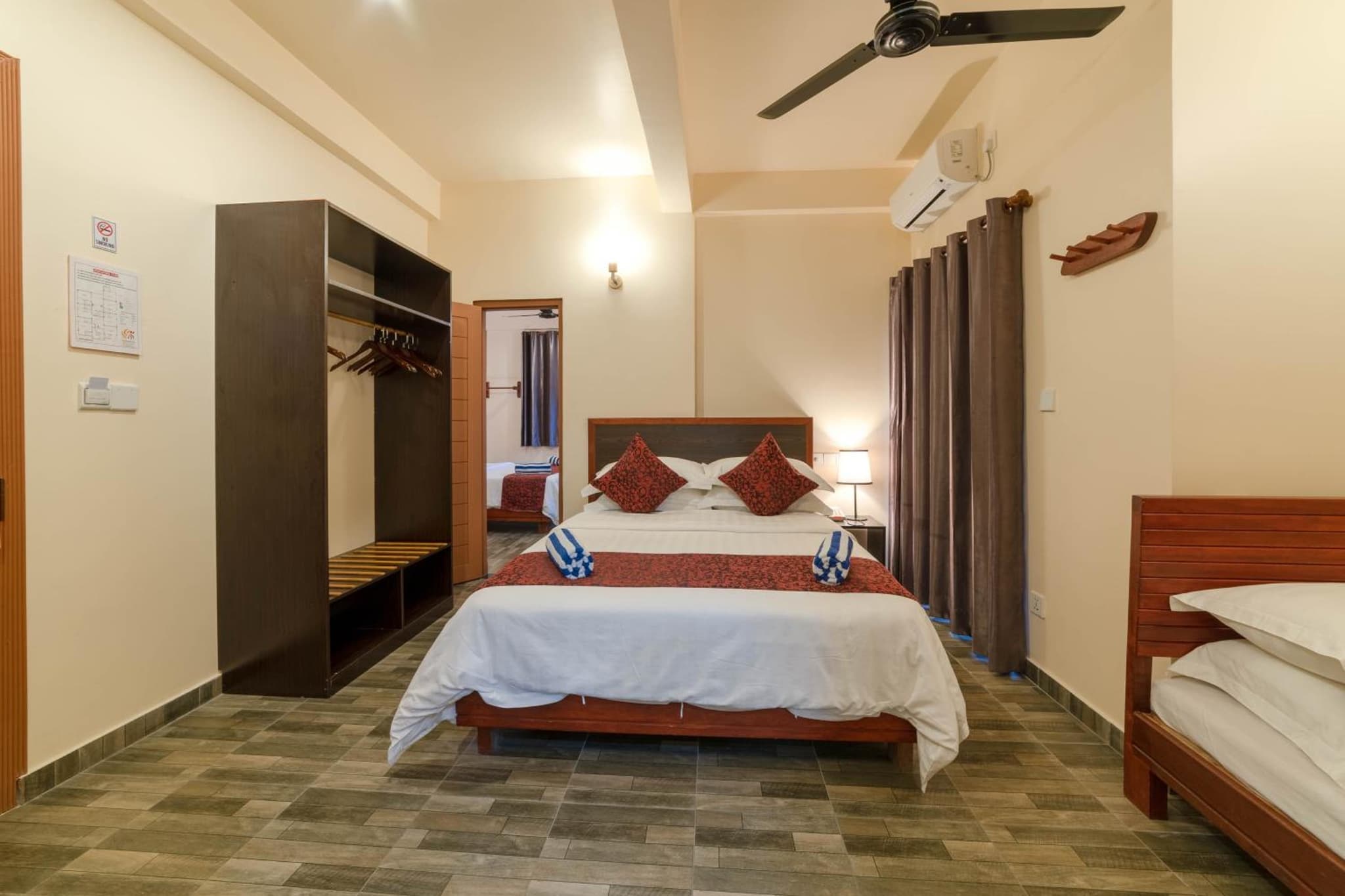 Paguro Beach Inn photo 7